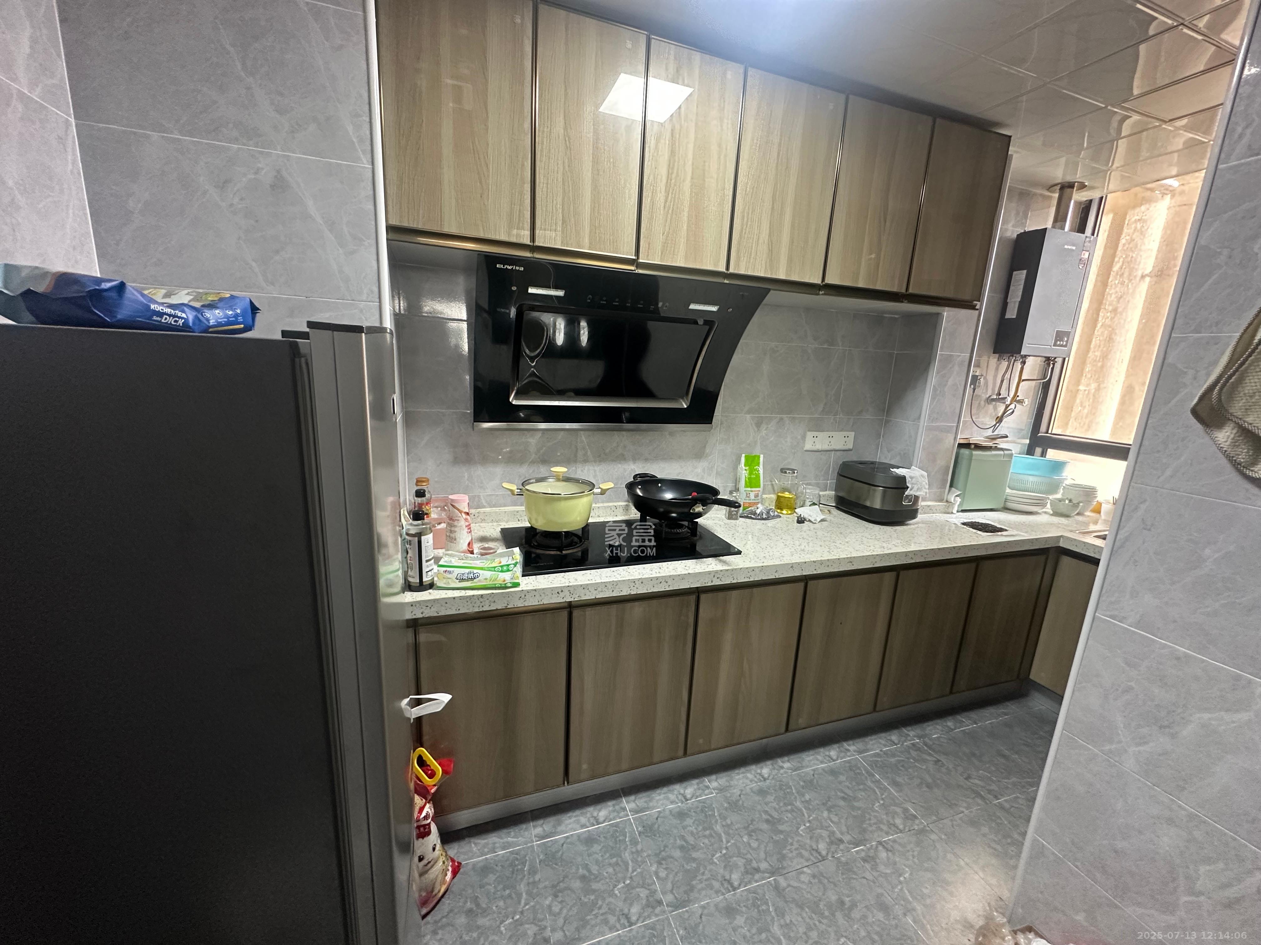 江山帝景雅典  3室2厅2卫   2600.00元/月室内图