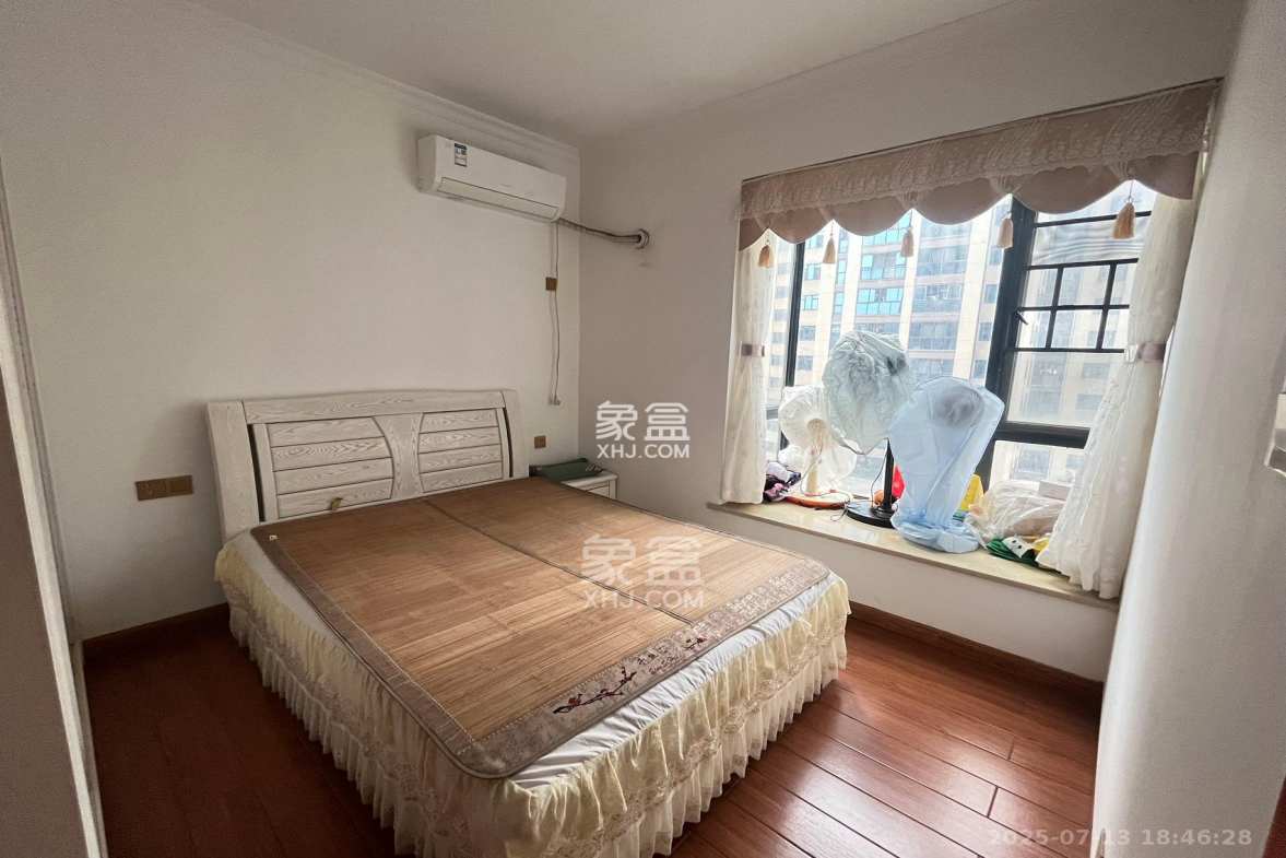 珠江东方明珠(新地东方明珠)三期  3室2厅2卫    2100.0元/月 珠江东方明珠(新地东方明珠)三期  3室2厅2卫    2100.0元/月室内图