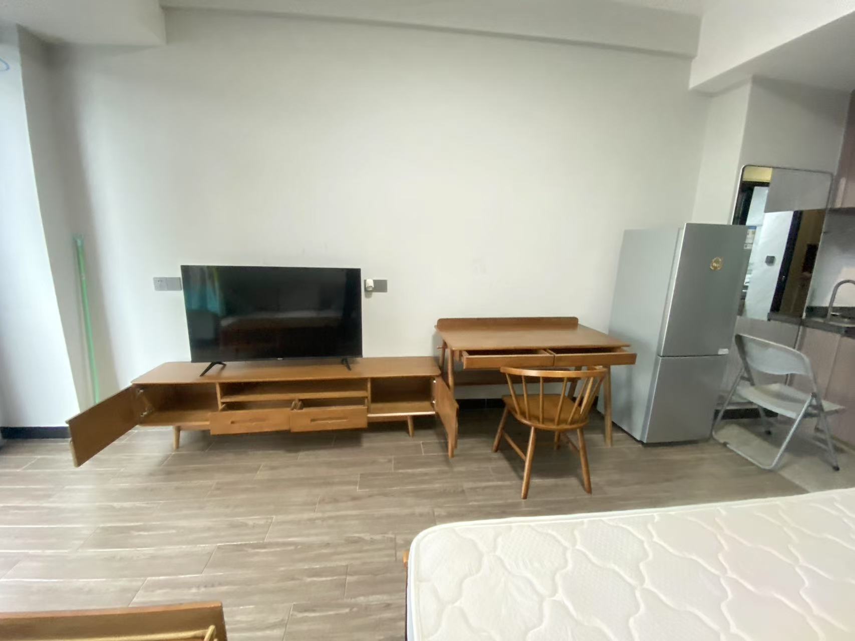 中国城星悦居  1室1厅1卫    2000.0元/月 中国城星悦居  1室1厅1卫    2000.0元/月室内图