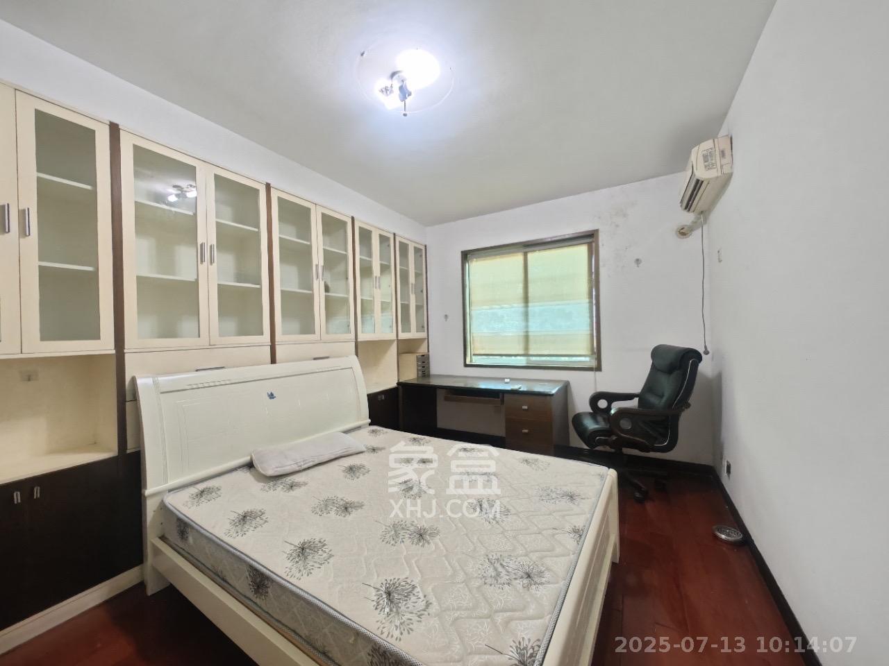 恩瑞麓山名园(龙王港小区)  3室2厅1卫    2000.0元/月 恩瑞麓山名园(龙王港小区)  3室2厅1卫    2000.0元/月室内图