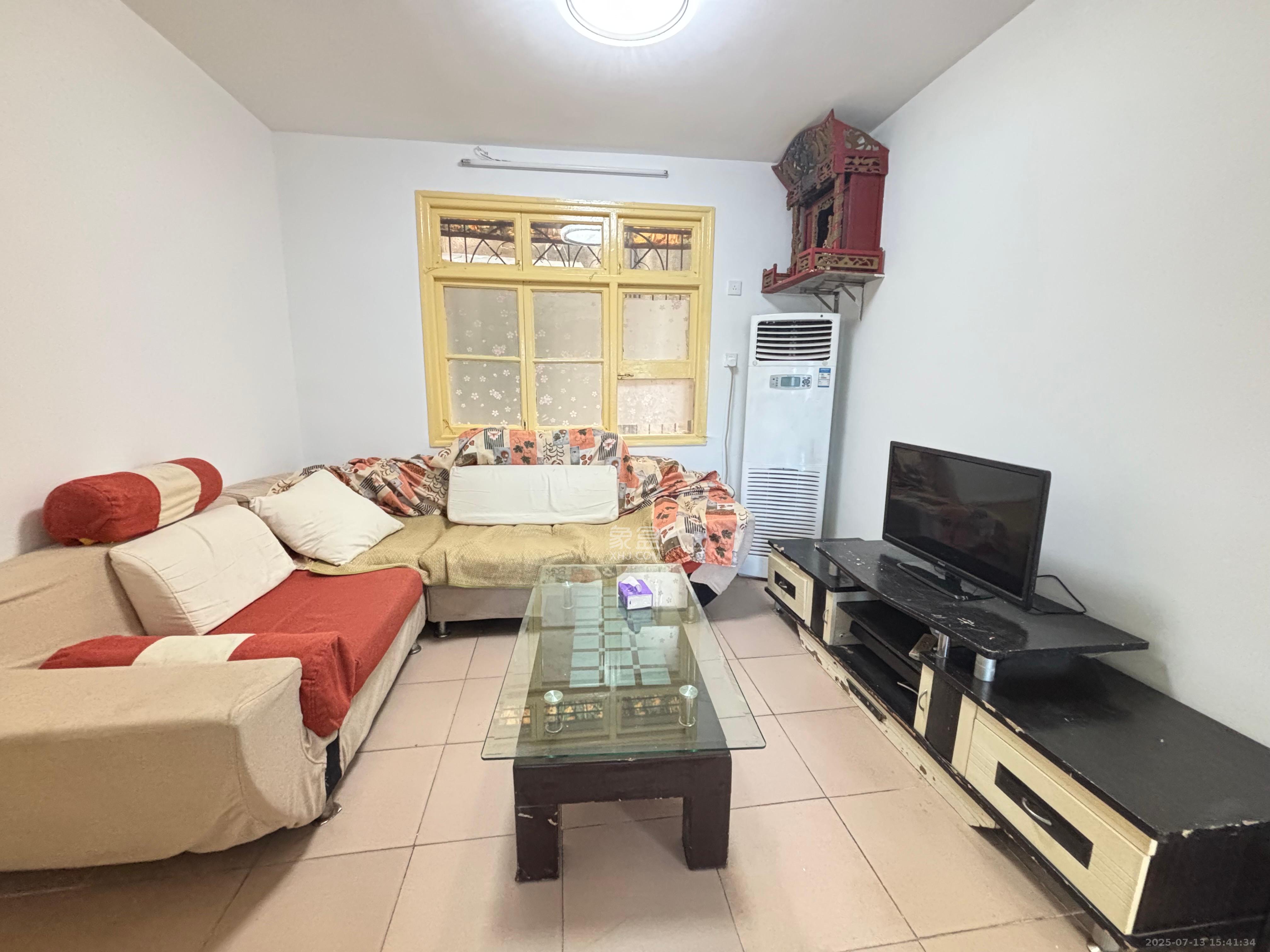 安居楼  1室1厅1卫    1200.0元/月 安居楼  1室1厅1卫    1200.0元/月室内图