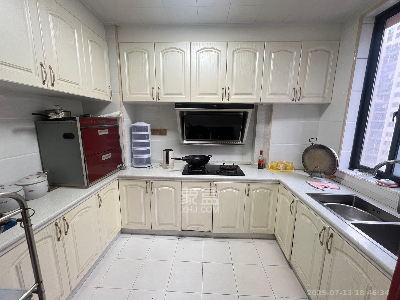 珠江东方明珠（新地东方明珠）三期  3室2厅2卫    2100.0元/月室内图