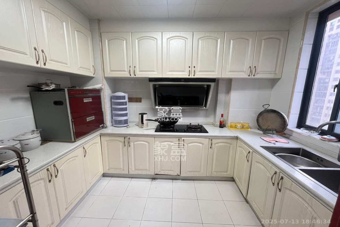 珠江东方明珠(新地东方明珠)三期  3室2厅2卫    2100.0元/月 珠江东方明珠(新地东方明珠)三期  3室2厅2卫    2100.0元/月室内图