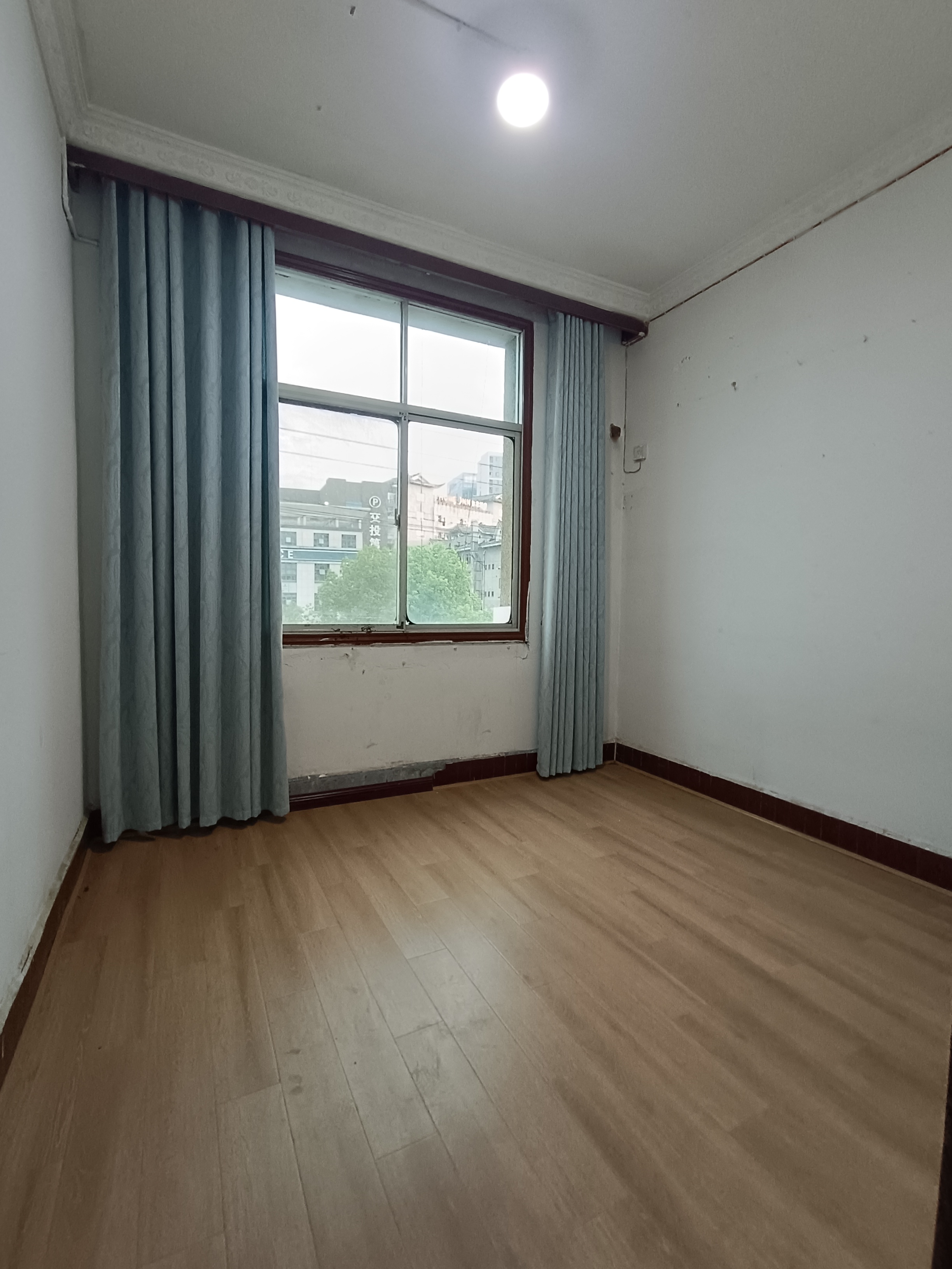 警苑小区 3室1厅1卫 1000.0元/月 警苑小区 3室1厅1卫 1000.0元/月室内图