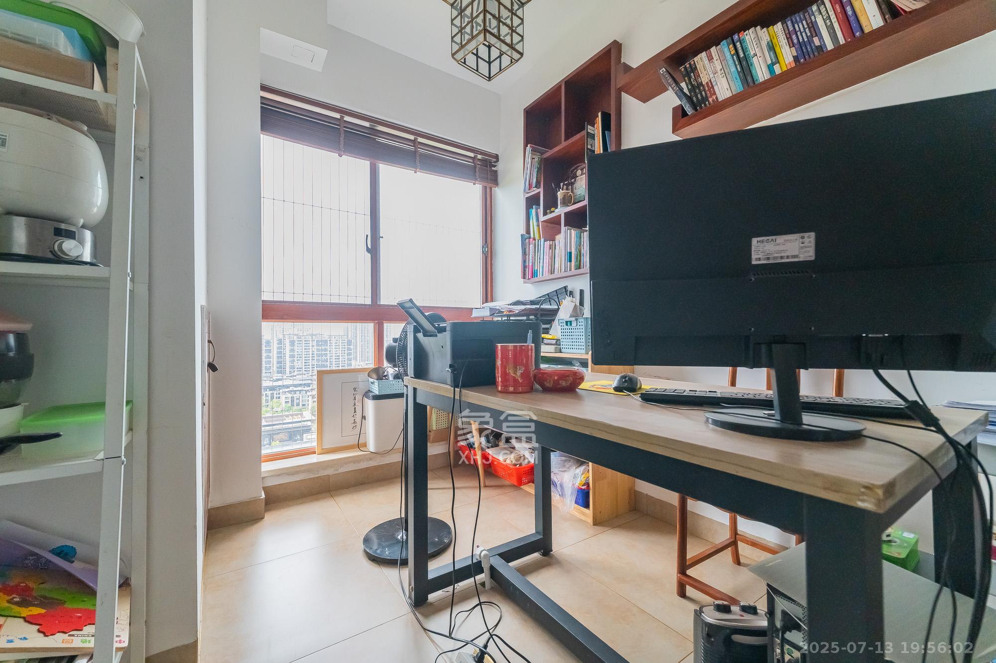 星湖湾一期高层 4室2厅2卫 120.0万 星湖湾一期高层 4室2厅2卫 120.0万卧室