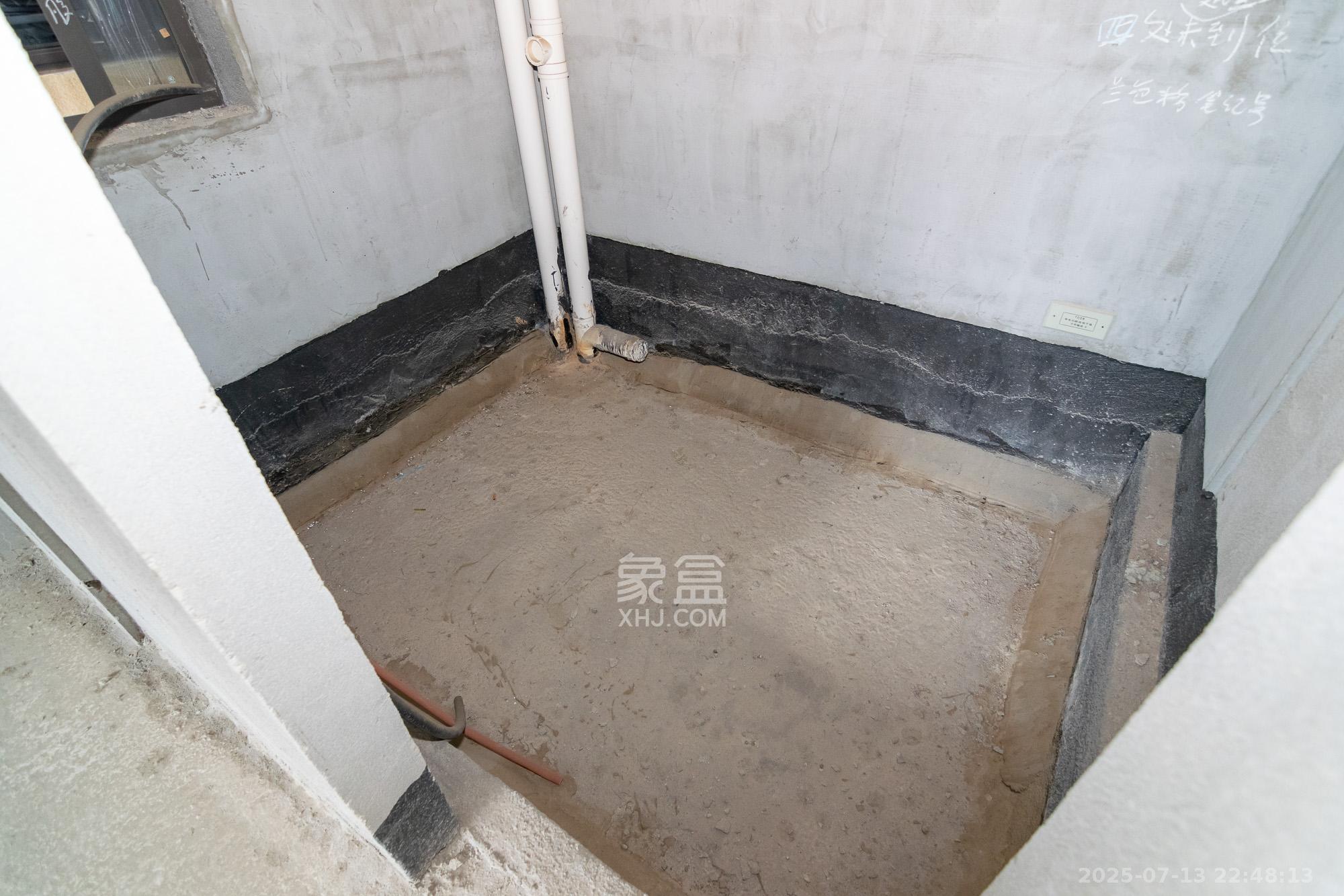 润和山水郡 4室2厅1卫 100.0万 润和山水郡 4室2厅1卫 100.0万卫生间