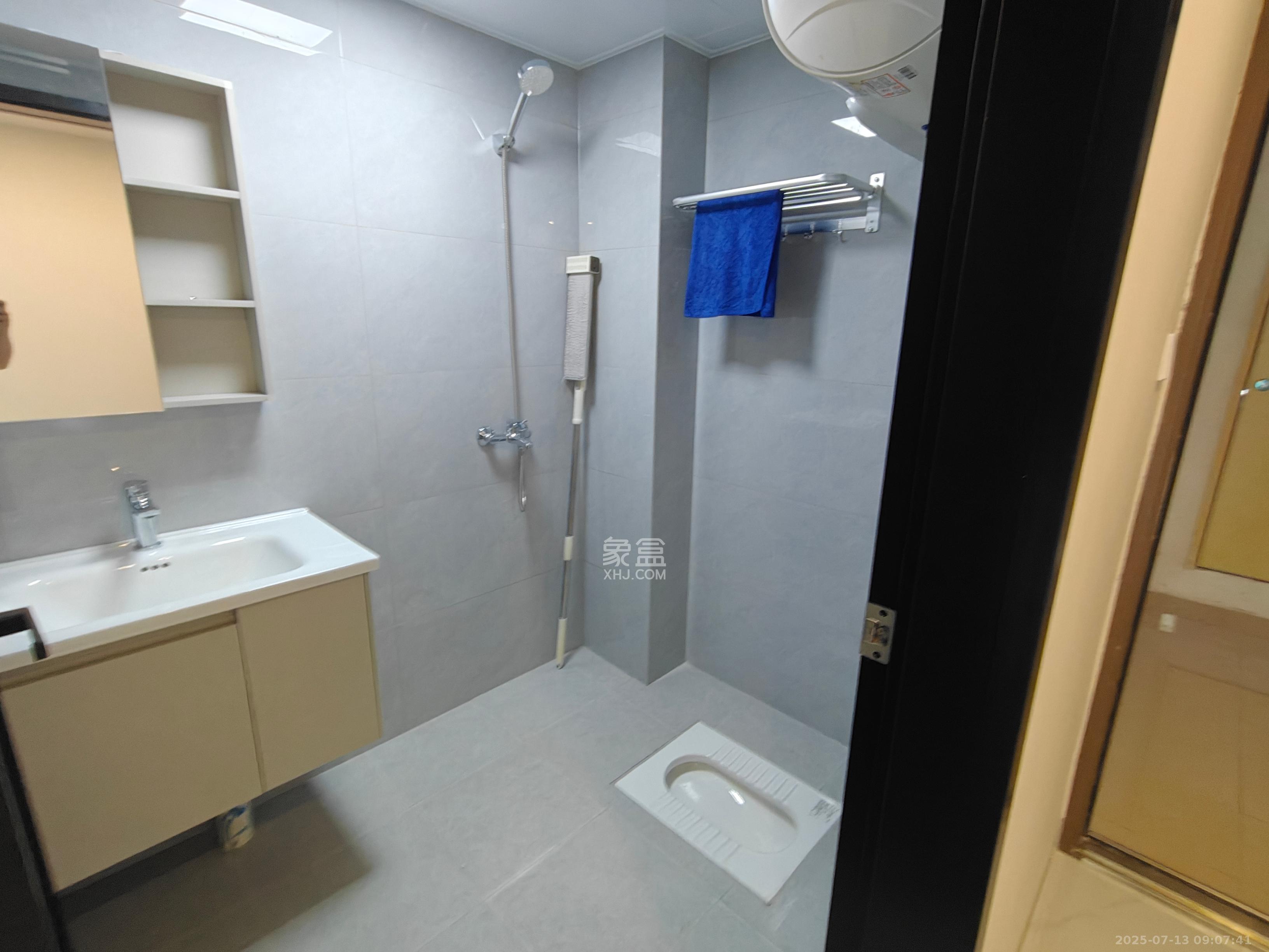 嘉裕大厦  1室1厅1卫    1600.0元/月
