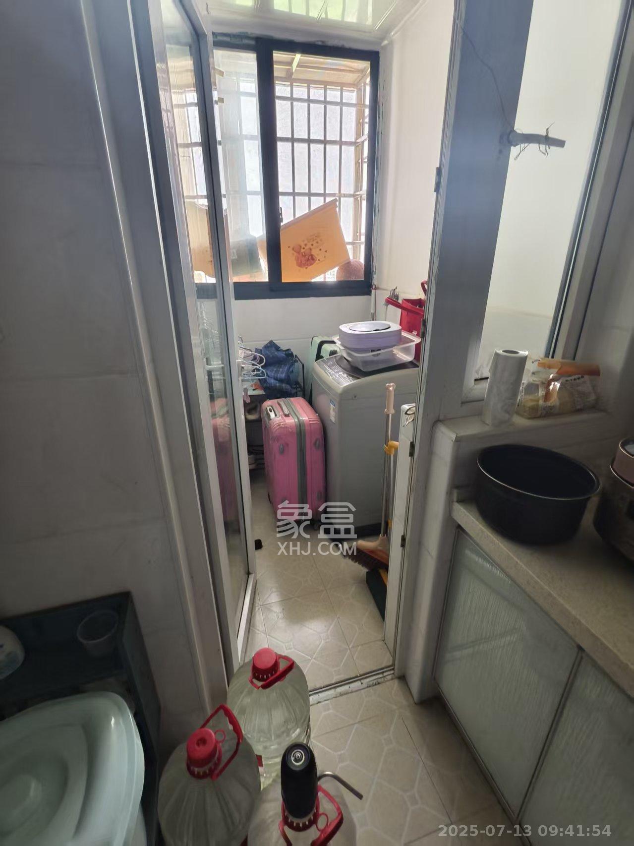 嘉顺苑  1室2厅1卫    1300.0元/月