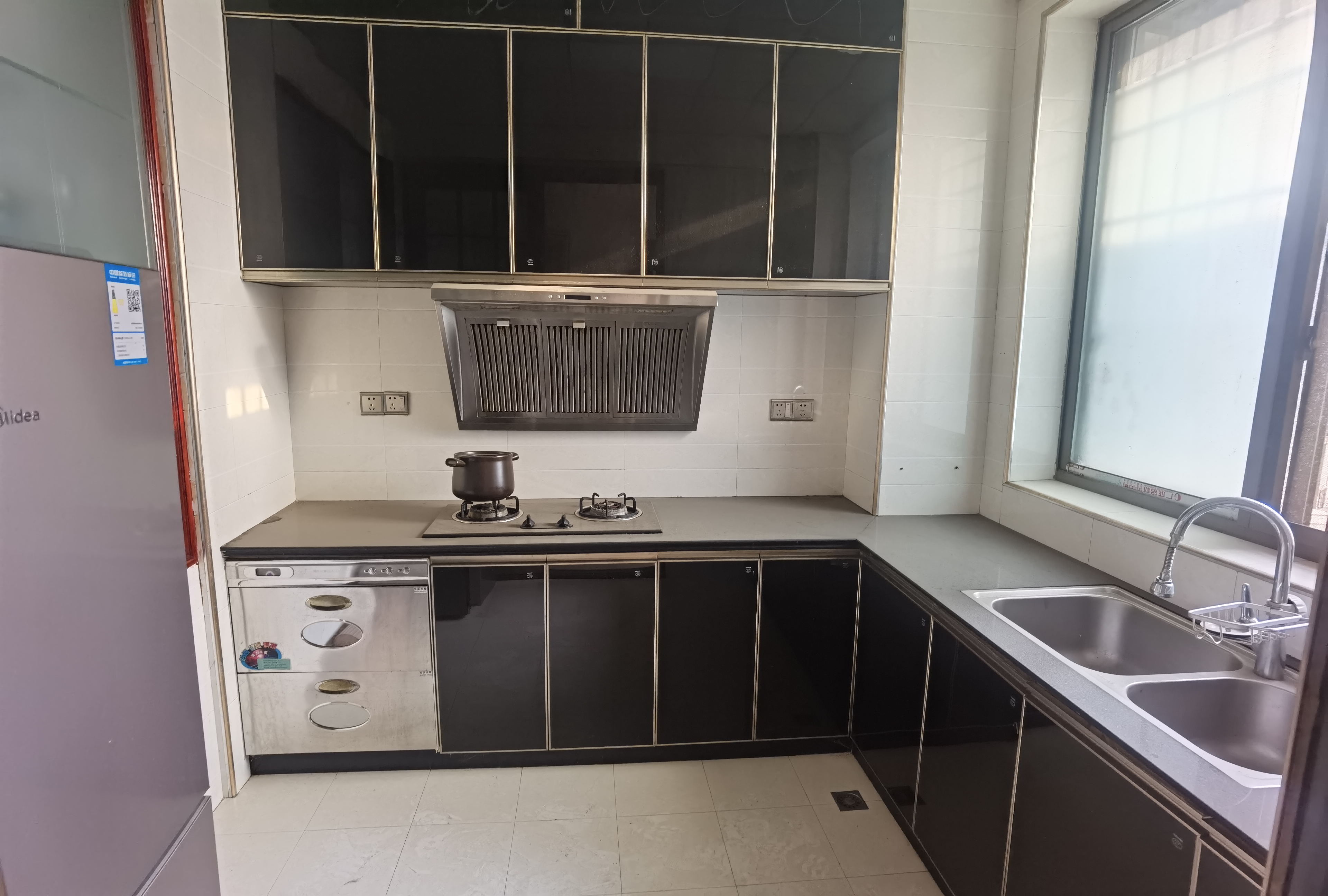 百花好望角 2室2厅2卫 43.8万 百花好望角 2室2厅2卫 43.8万客厅