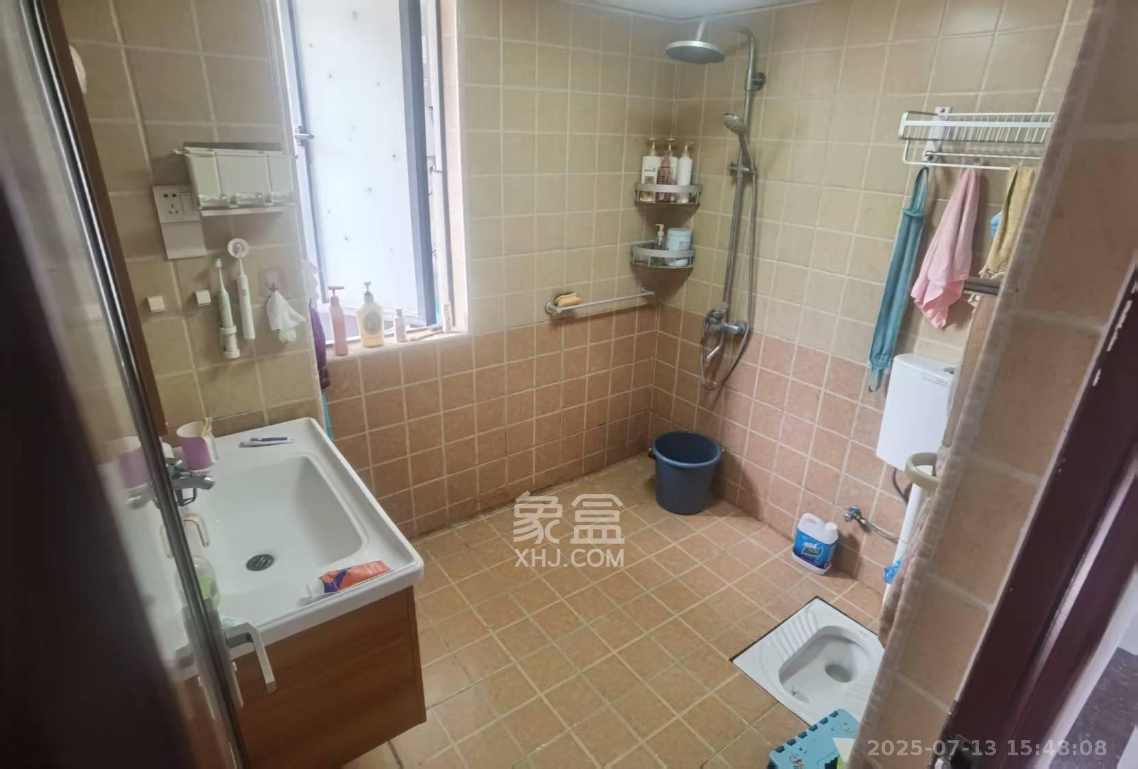 五矿格澜郡  3室2厅2卫    2000.0元/月 五矿格澜郡  3室2厅2卫    2000.0元/月室内图