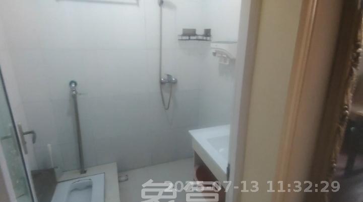 郡原广场  1室1厅1卫    1600.0元/月