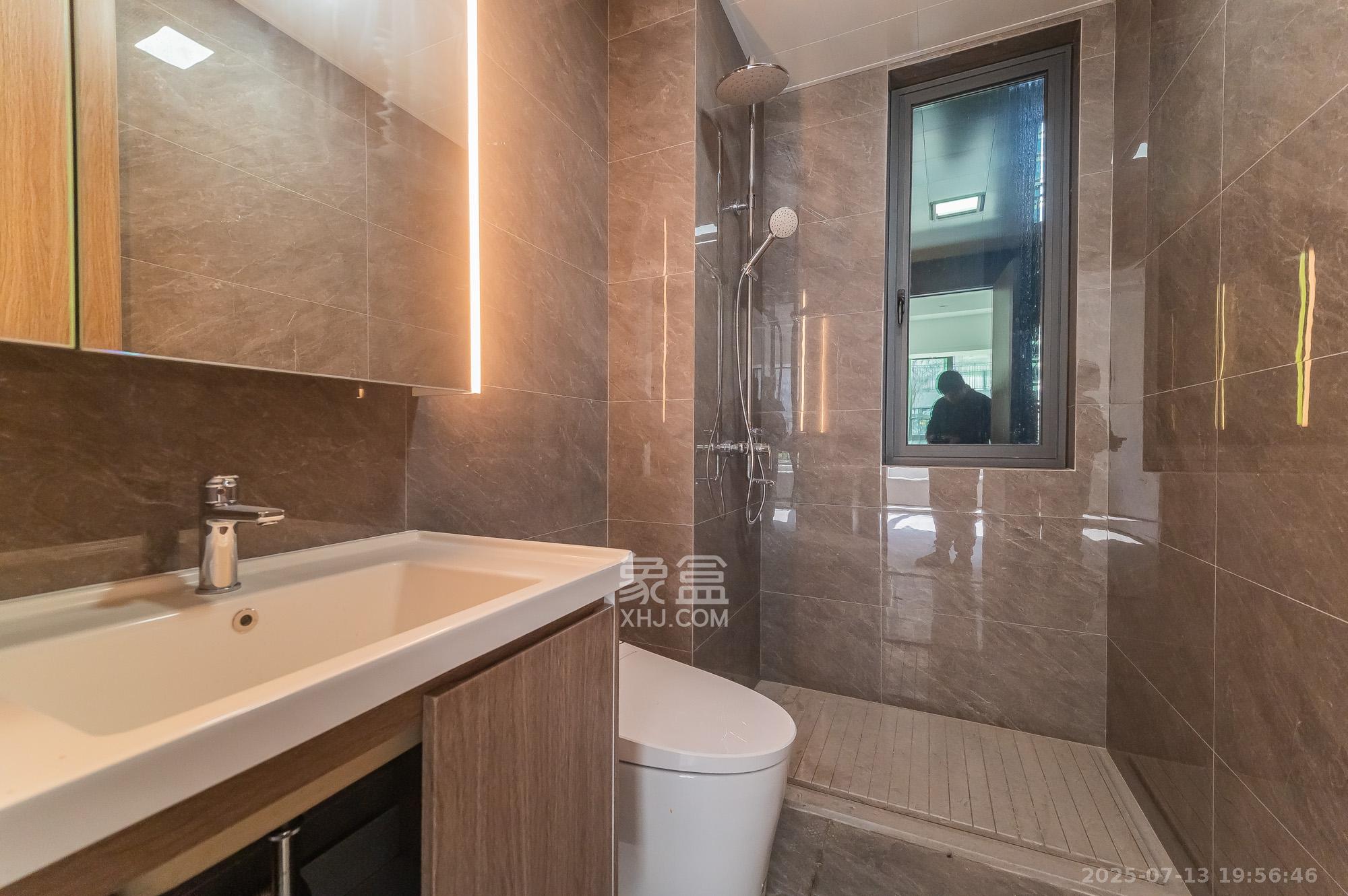 万科松湖天地 3室2厅2卫 139.6万 万科松湖天地 3室2厅2卫 139.6万卫生间