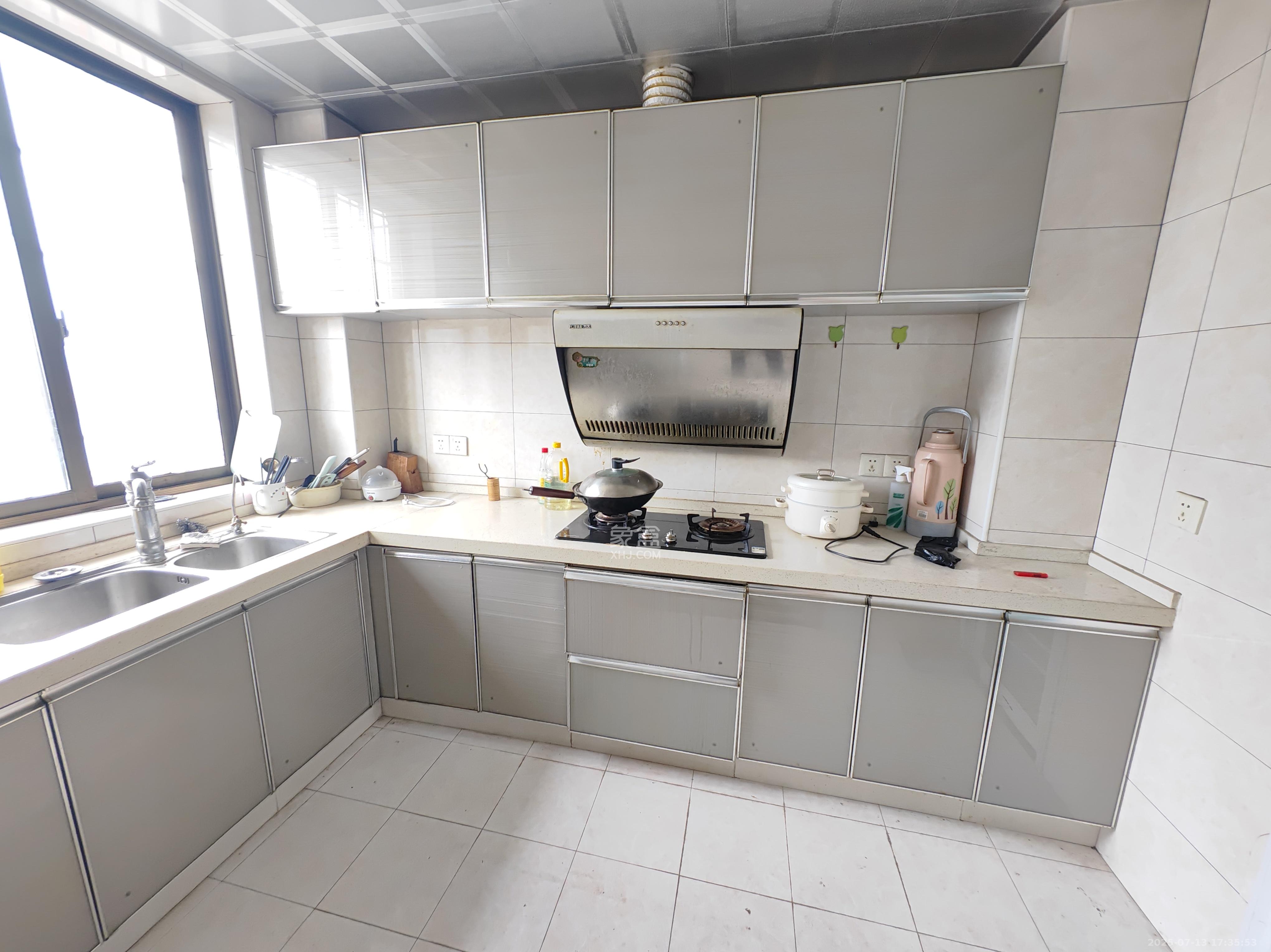 荷花美苑  3室2厅2卫    880.0元/月 荷花美苑  3室2厅2卫    880.0元/月室内图