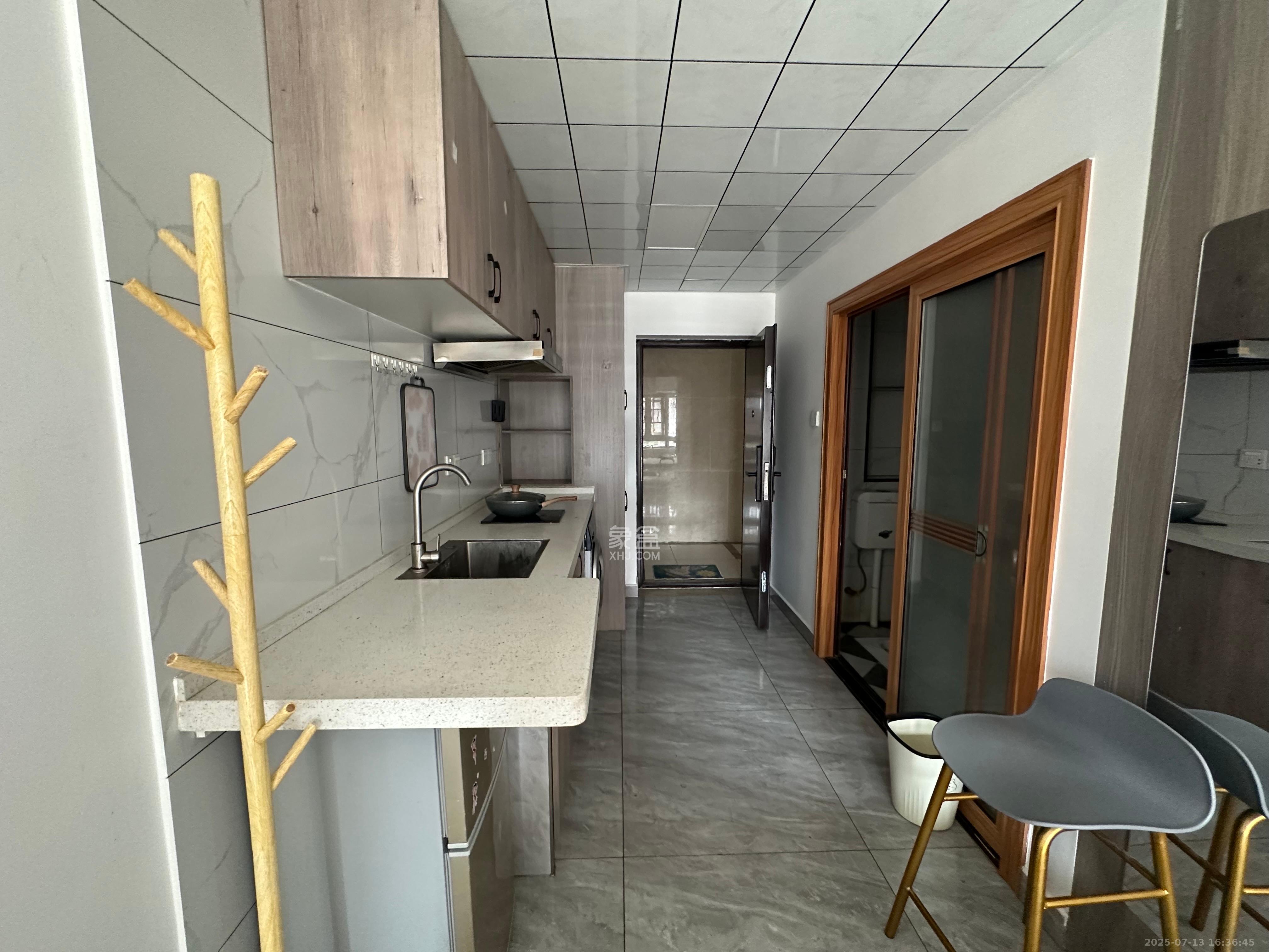 保利天禧EF区  1室1厅1卫    1700.0元/月室内图