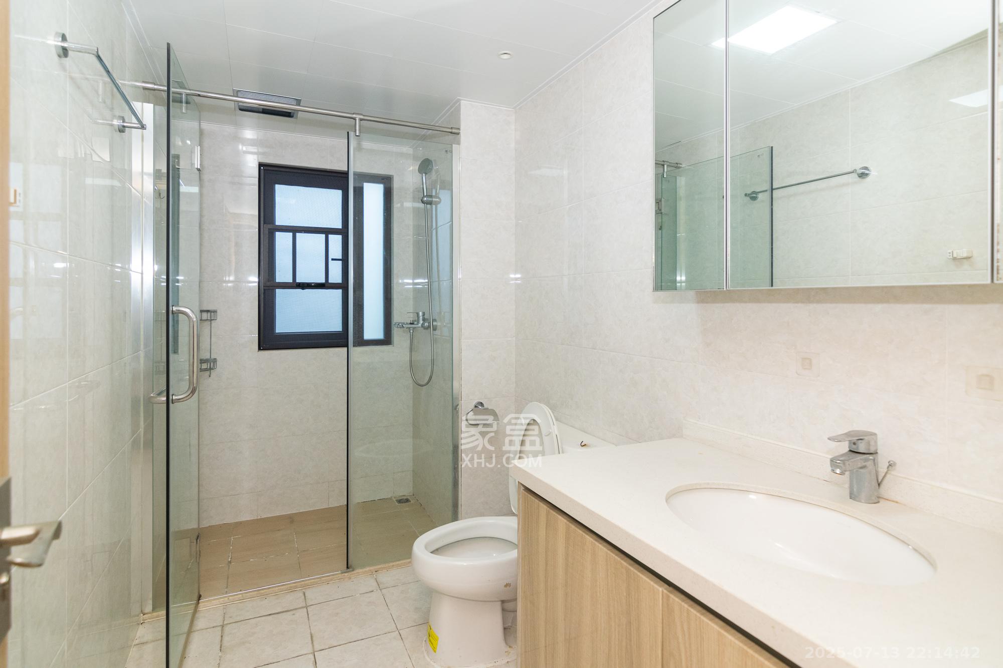 新城国际花都 3室2厅2卫 63.8万 新城国际花都 3室2厅2卫 63.8万卫生间