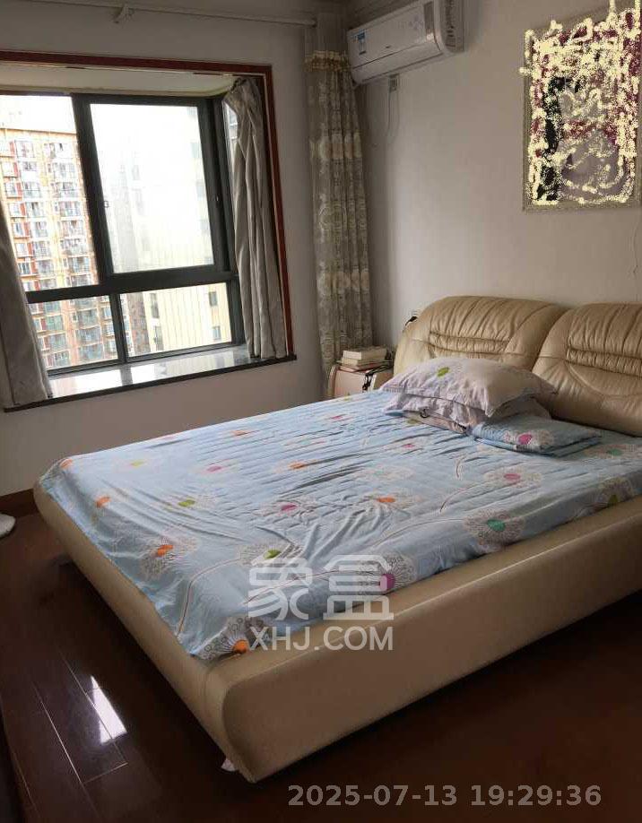 童话里  3室2厅1卫   2300.00元/月室内图