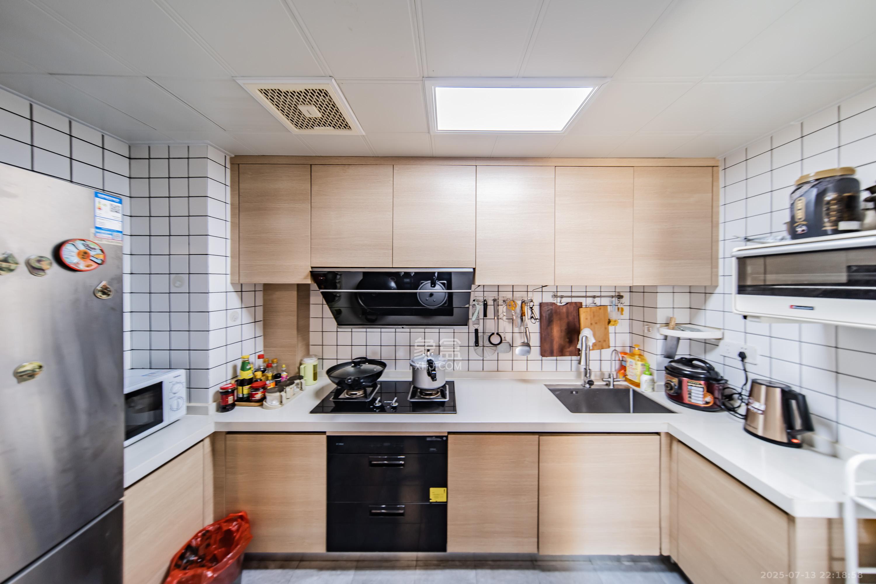 湘熙水郡(观澜海赋家园)  3室2厅1卫    115.0万 湘熙水郡(观澜海赋家园)  3室2厅1卫    115.0万厨房