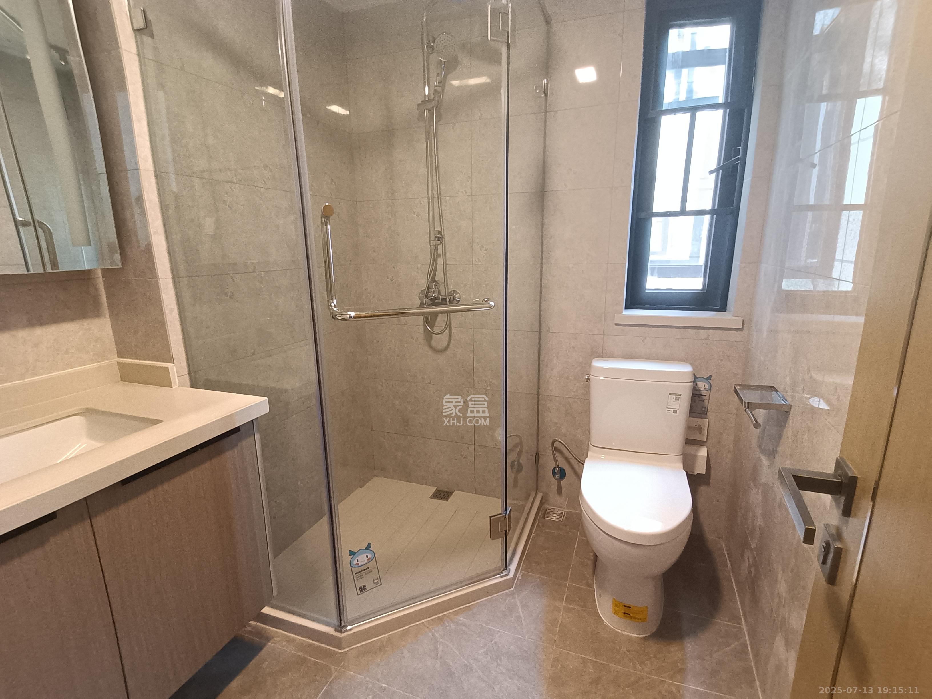 龙湖铂金中心(龙湖春江郦城) 3室2厅2卫 4800.0元/月 龙湖铂金中心(龙湖春江郦城) 3室2厅2卫 4800.0元/月室内图