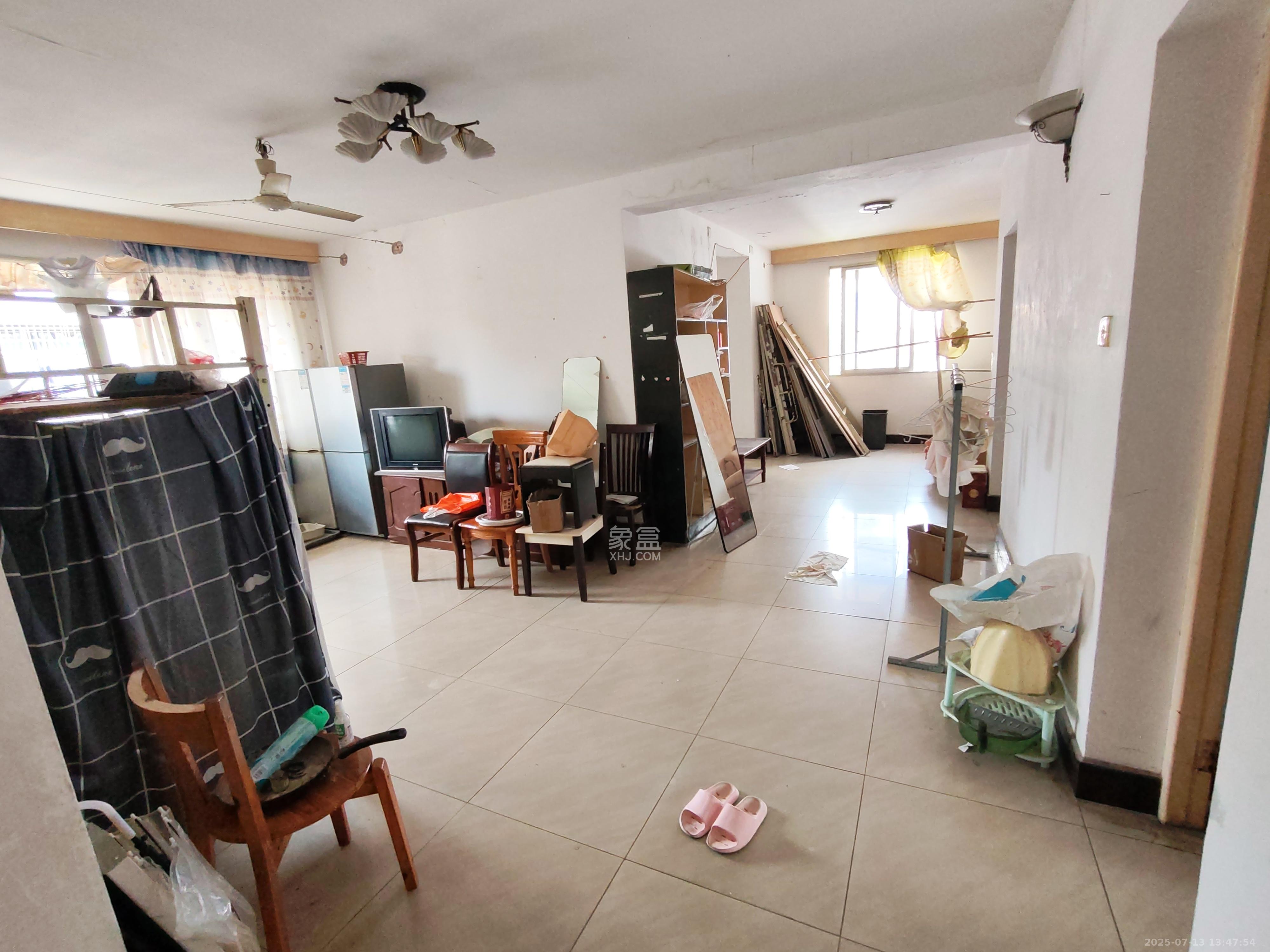 轻苑小区 3室2厅1卫 1800.0元/月 轻苑小区 3室2厅1卫 1800.0元/月室内图