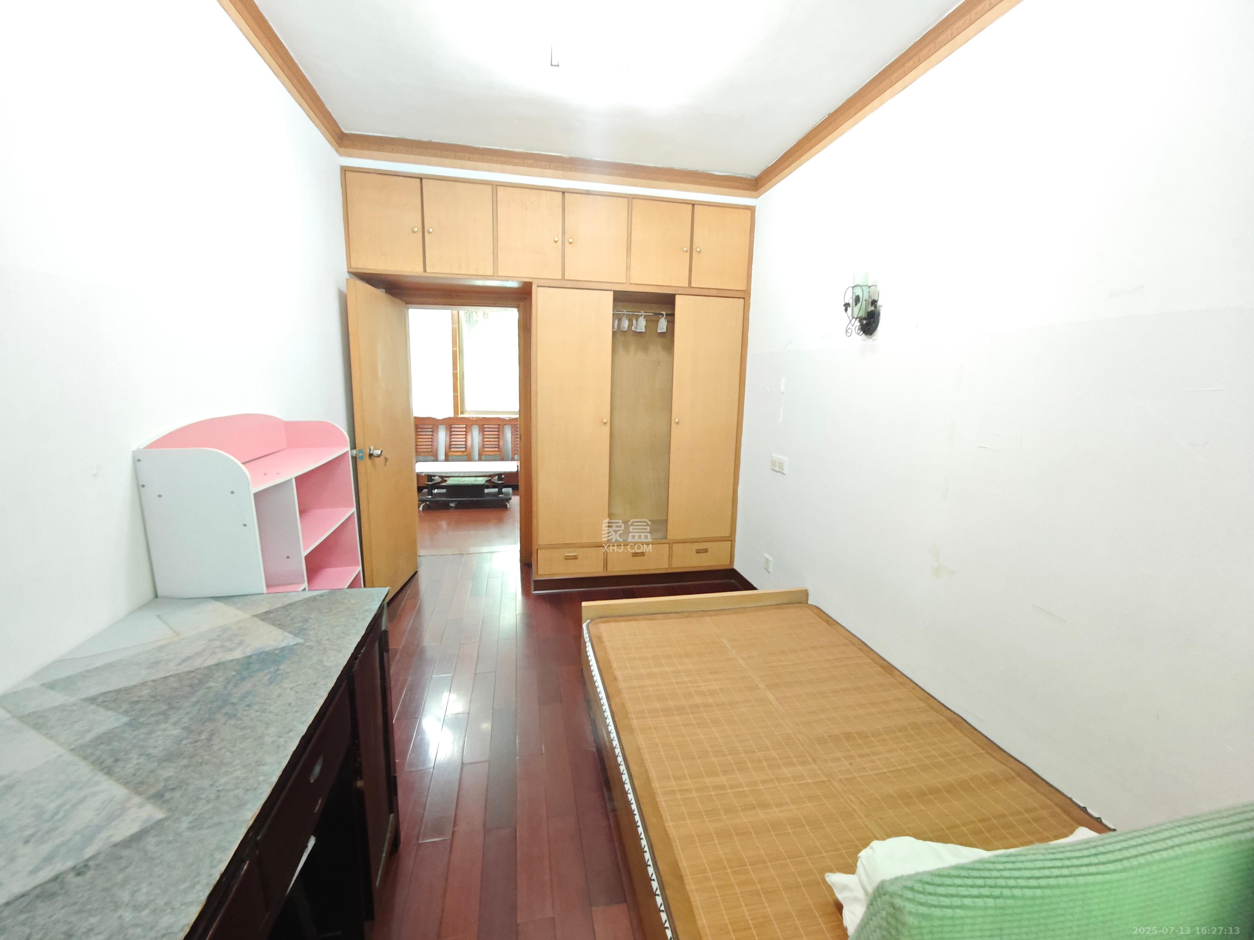 红旗区五片 2室1厅1卫 1900.0元/月 红旗区五片 2室1厅1卫 1900.0元/月室内图