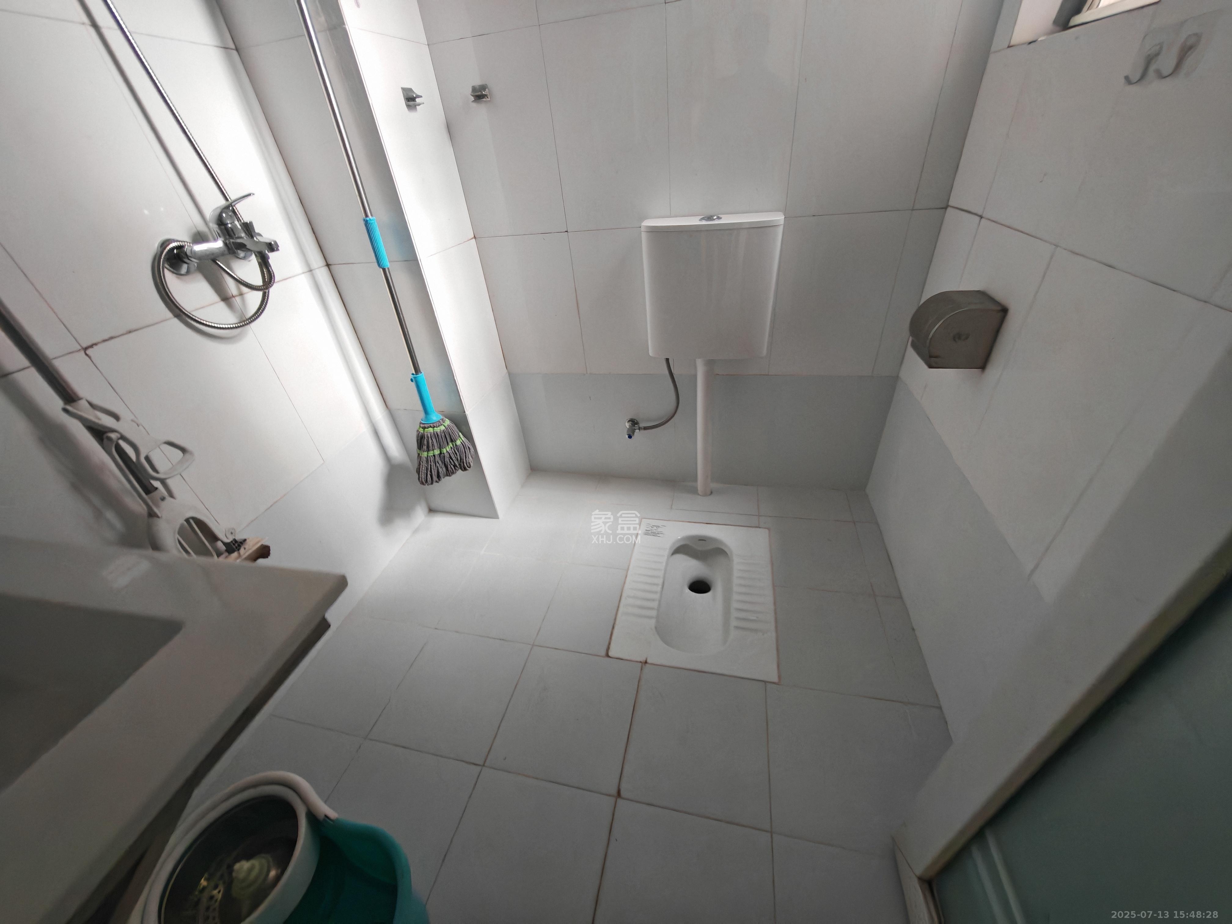 鑫天芙蓉 3室2厅2卫 2200.0元/月 鑫天芙蓉 3室2厅2卫 2200.0元/月室内图