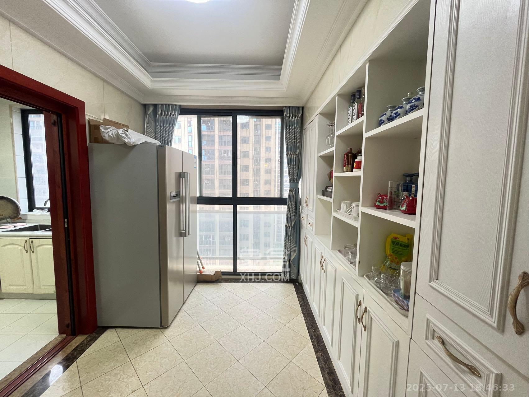 珠江东方明珠（新地东方明珠）三期  3室2厅2卫    2100.0元/月室内图