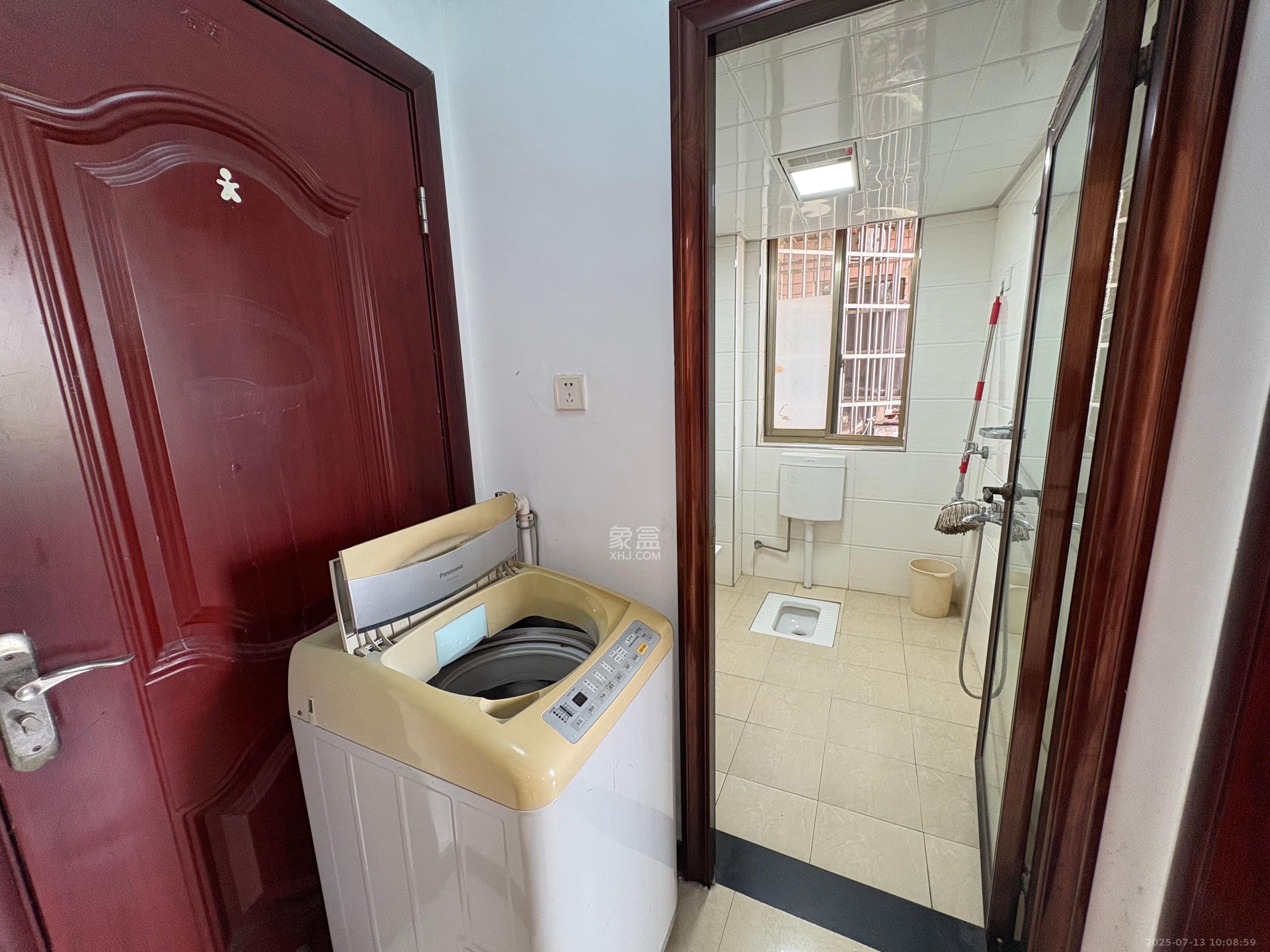 荷叶小区  1室1厅1卫    1300.0元/月室内图