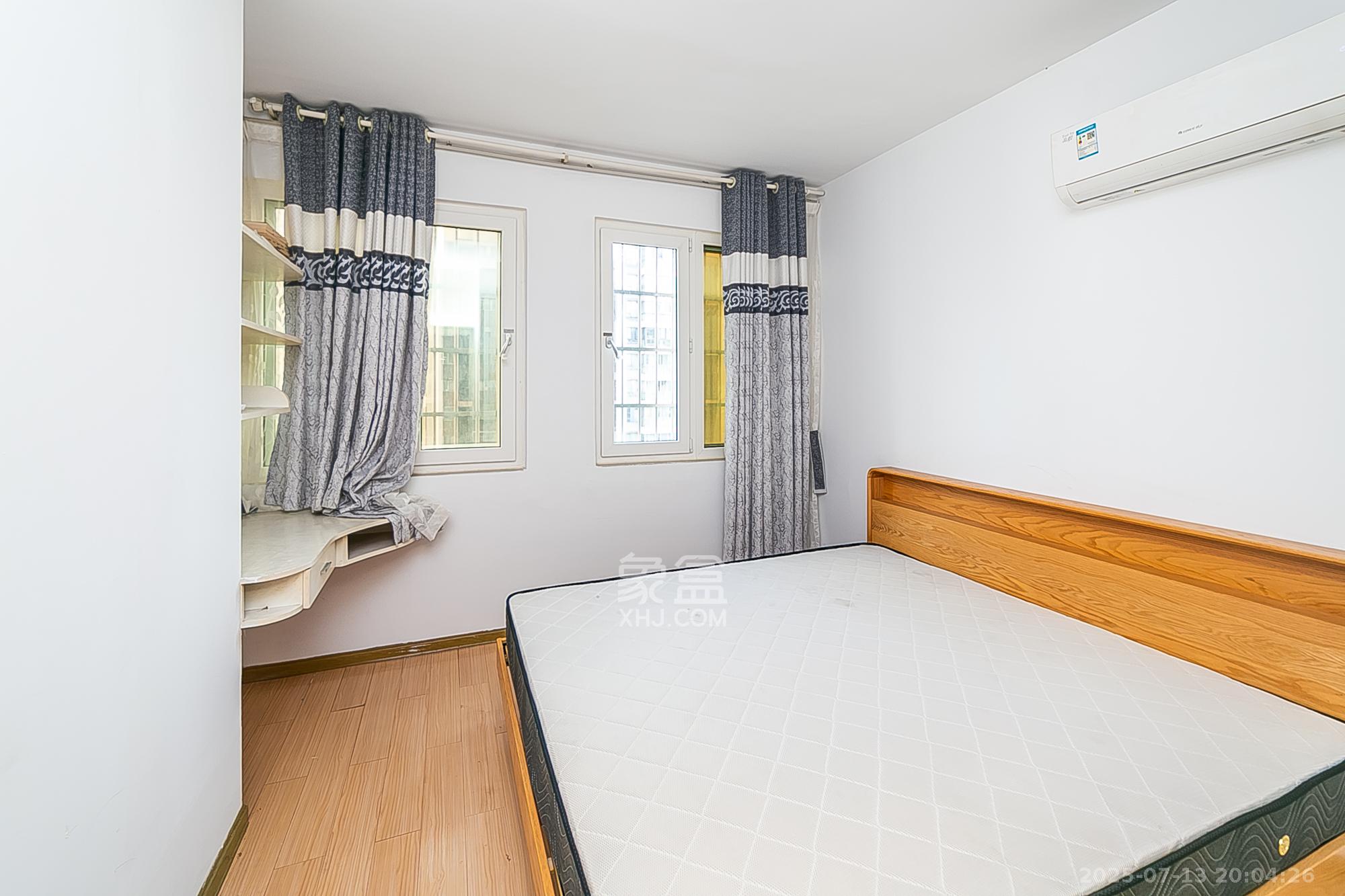 巧克力空间(建鸿达现代大厦)  2室2厅1卫    59.8万 巧克力空间(建鸿达现代大厦)  2室2厅1卫    59.8万卧室