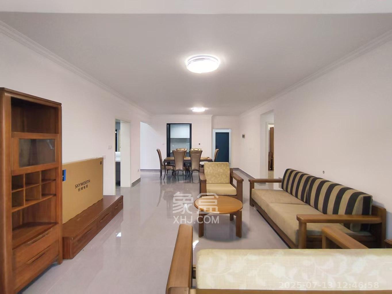 润和紫郡一期  5室2厅2卫    3200.0元/月 润和紫郡一期  5室2厅2卫    3200.0元/月室内图