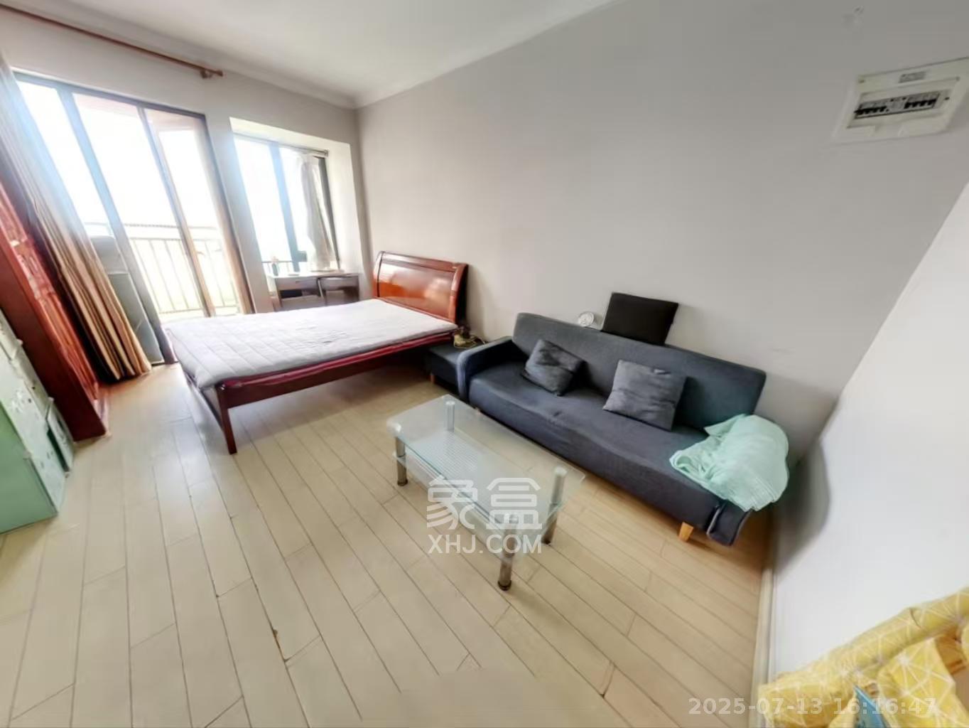 万科城市花园  1室1厅1卫    1300.0元/月室内图