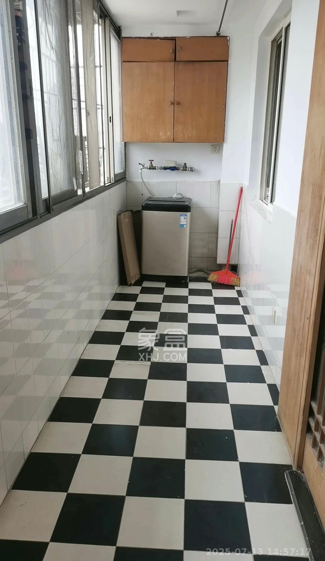 中建五局信和苑二区  2室2厅2卫   1400.00元/月室内图