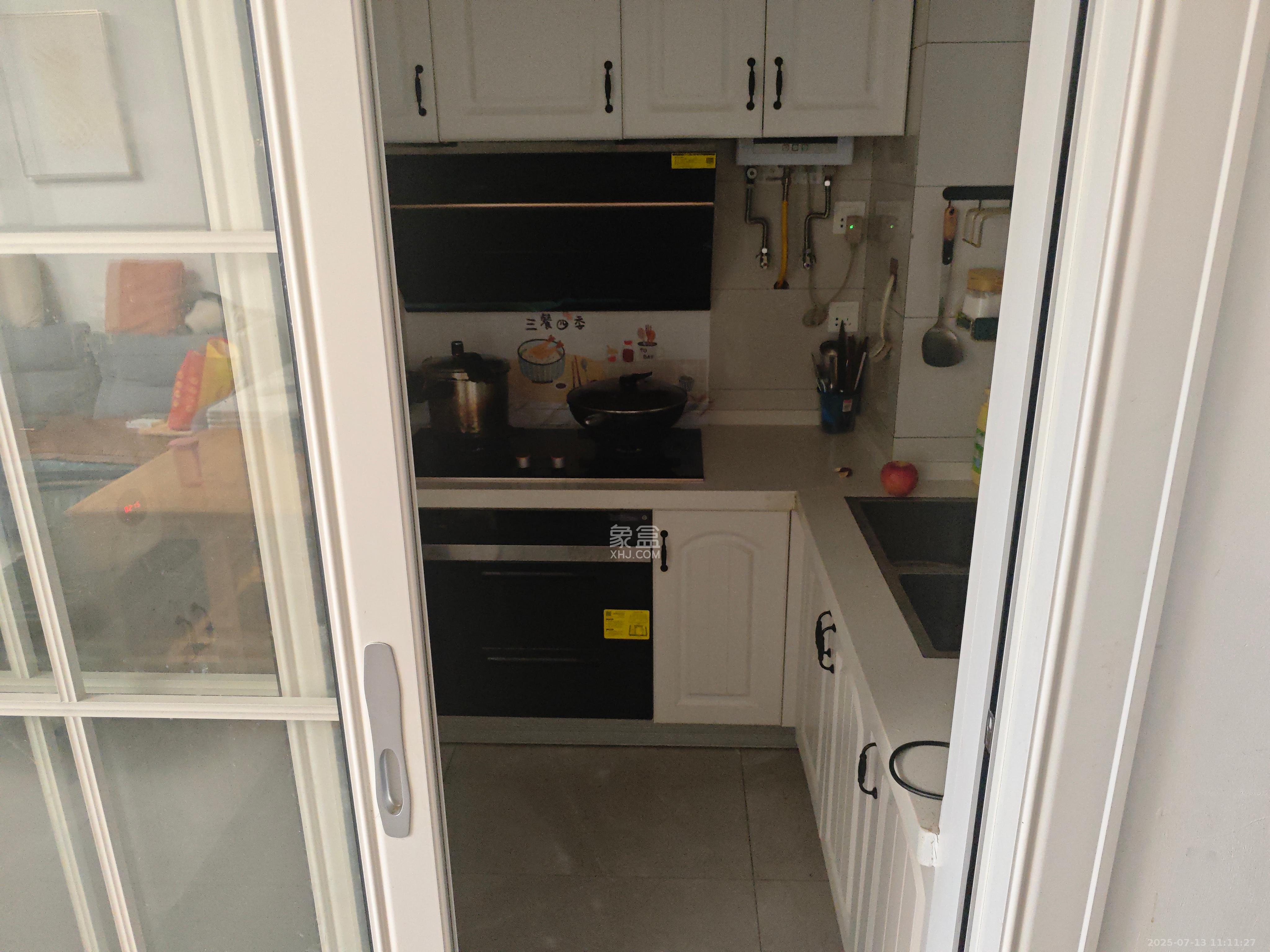 今时艺苑 3室2厅1卫 2500.0元/月 今时艺苑 3室2厅1卫 2500.0元/月室内图