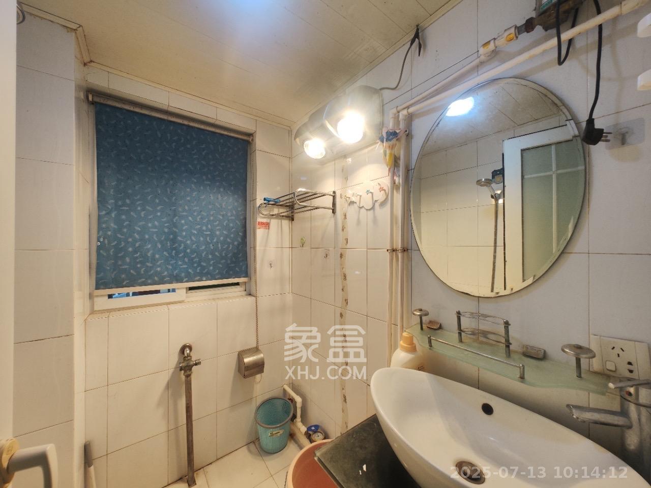 恩瑞麓山名园(龙王港小区)  3室2厅1卫    2000.0元/月 恩瑞麓山名园(龙王港小区)  3室2厅1卫    2000.0元/月室内图