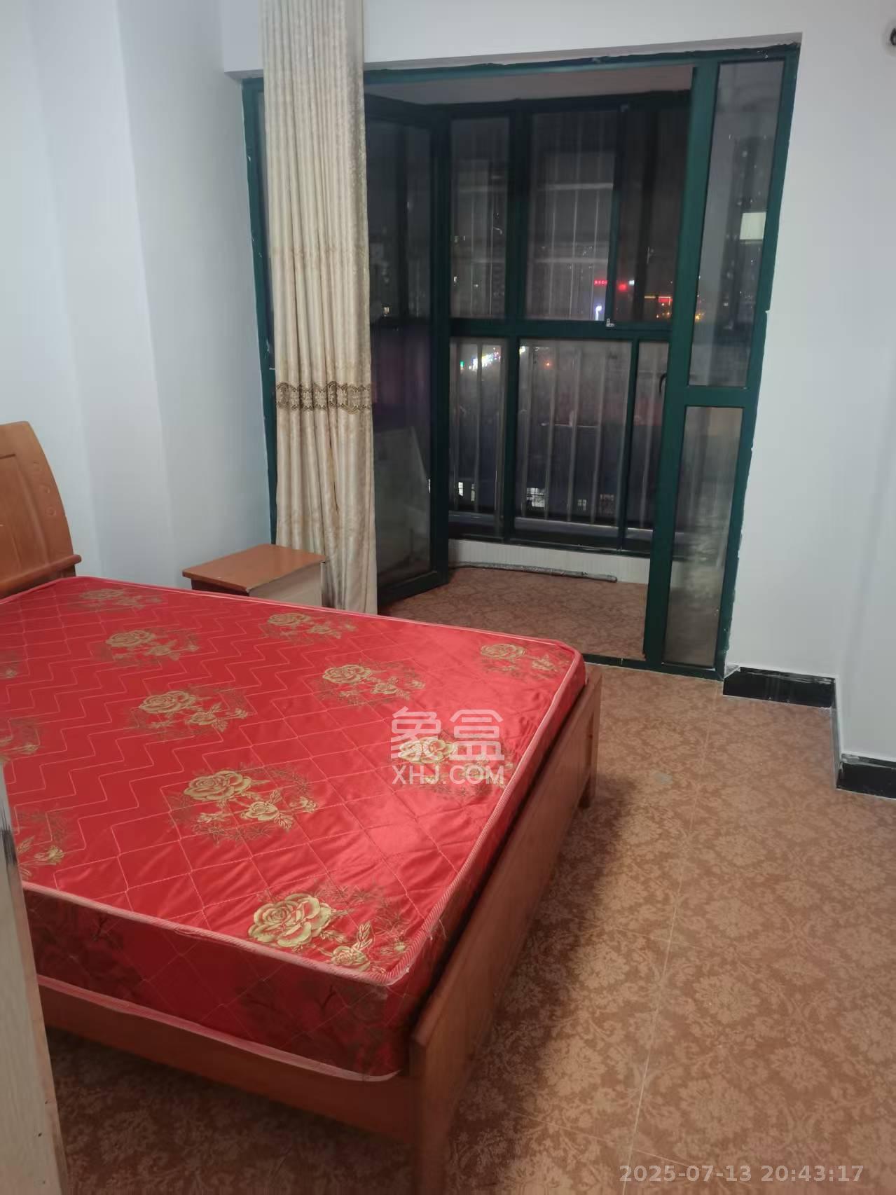 华天LOHO小镇  1室1厅1卫   1100.00元/月