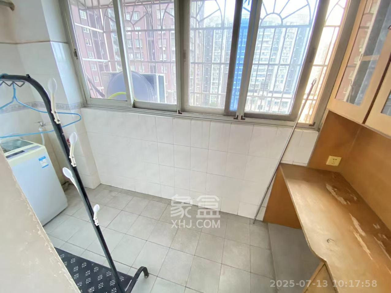 水泵厂宿舍  2室1厅1卫   1300.00元/月室内图