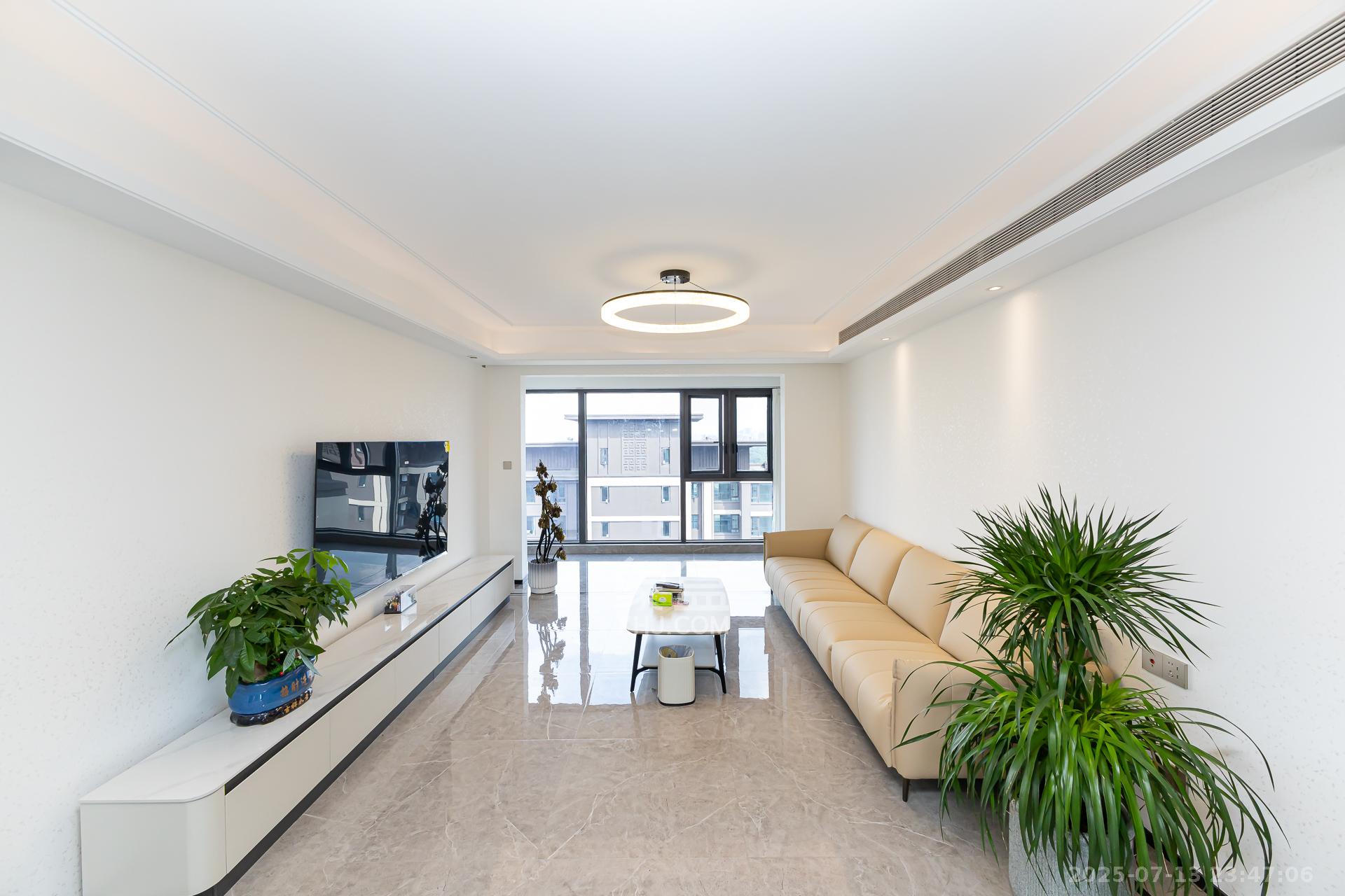 时代建发和著 4室2厅2卫 210.0万 时代建发和著 4室2厅2卫 210.0万客厅