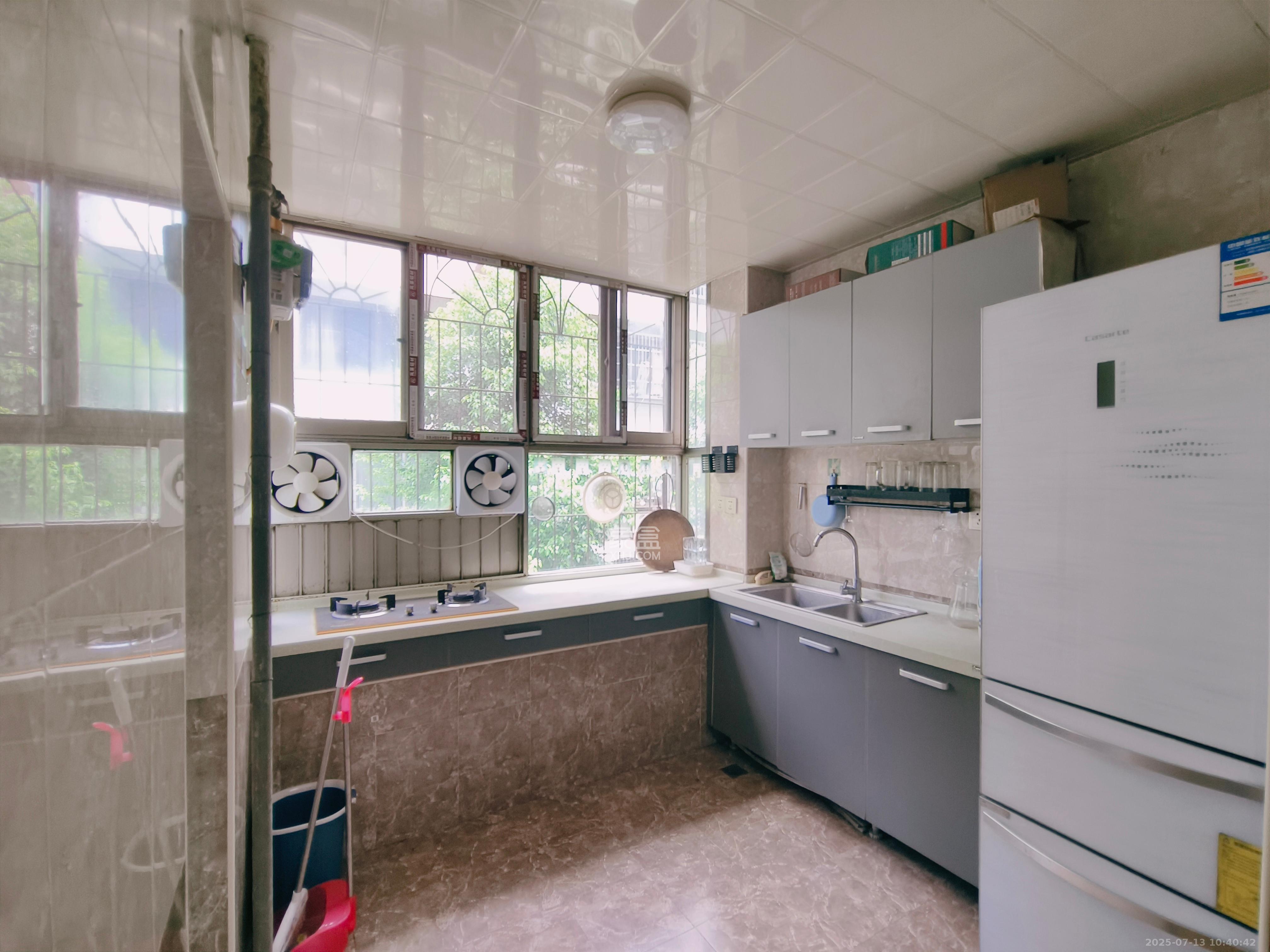 省政府机关梓园住宅区  2室2厅1卫    2800.0元/月 省政府机关梓园住宅区  2室2厅1卫    2800.0元/月室内图