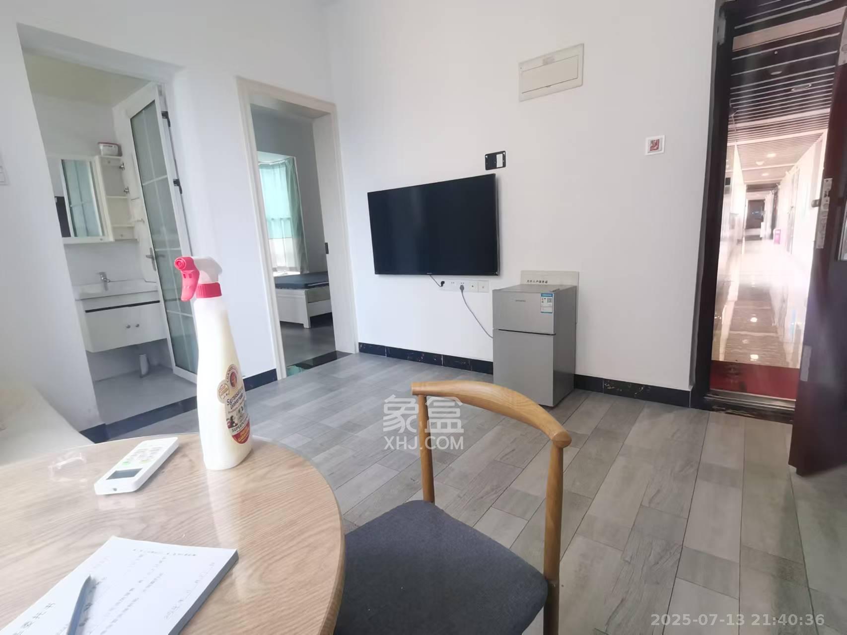 保利东郡  3室2厅2卫    2600.0元/月室内图