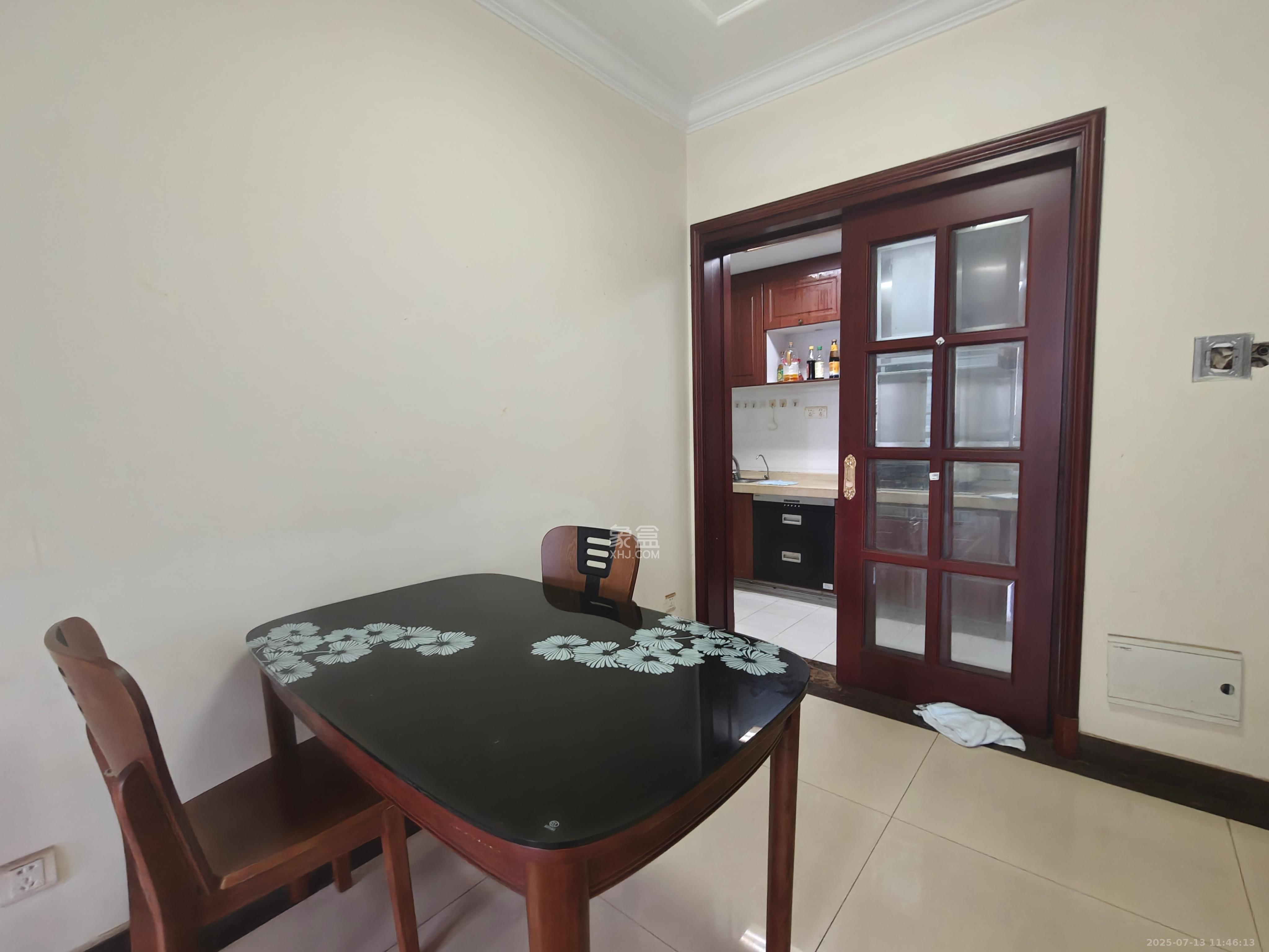 恒大绿洲  2室2厅1卫    2200.0元/月室内图