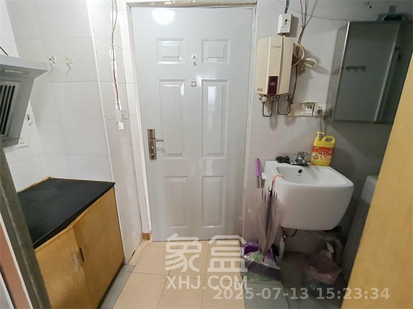 阳光100二期  1室1厅1卫    1250.0元/月