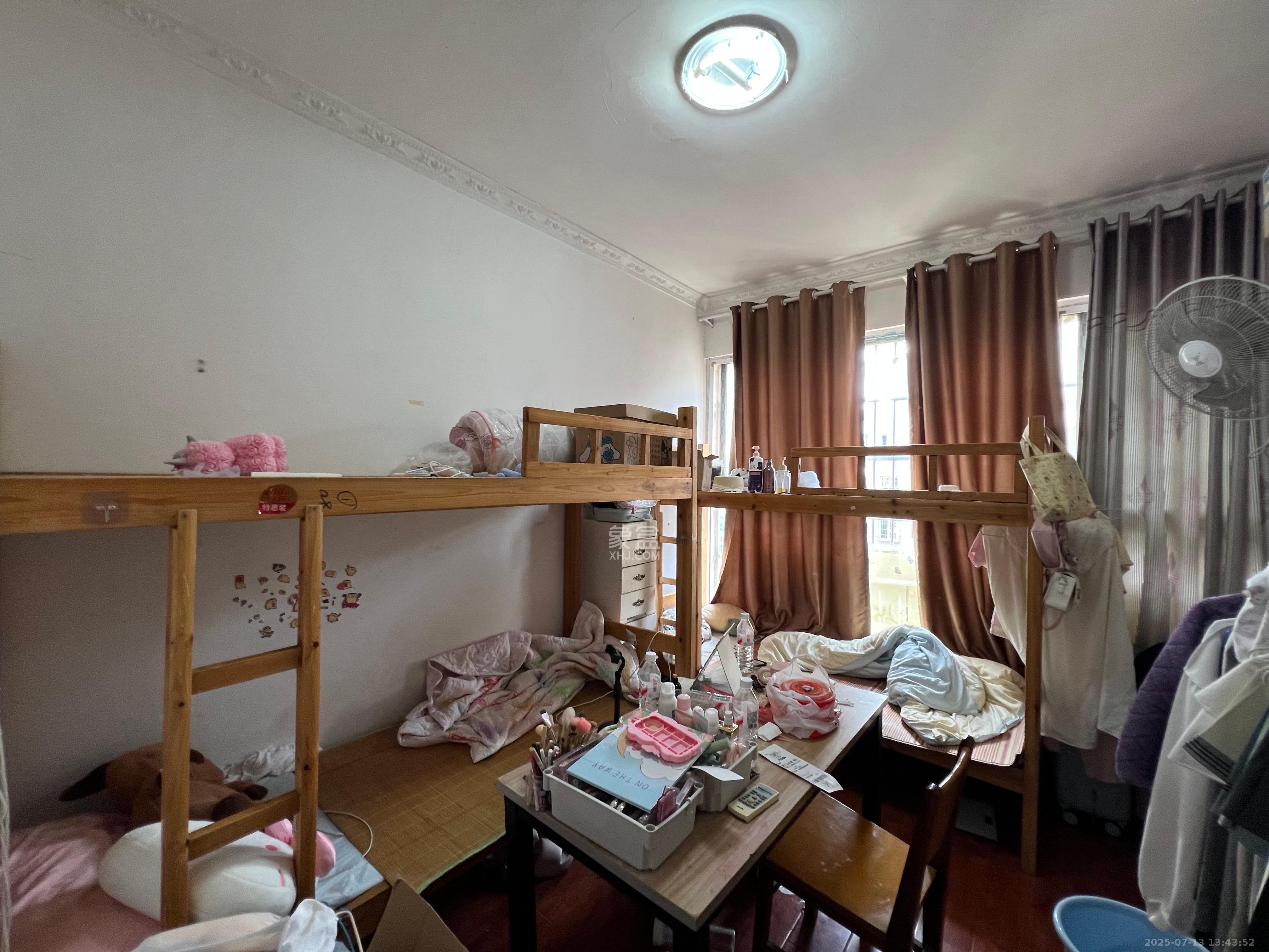 泊林晶城  3室2厅1卫   1800.00元/月室内图