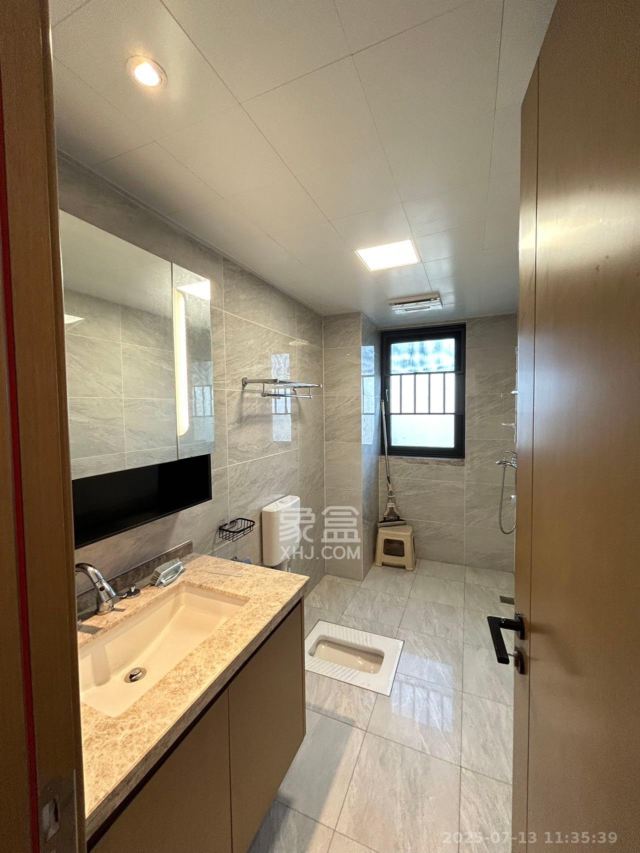 长房雍景湾  4室2厅2卫   3800.00元/月室内图