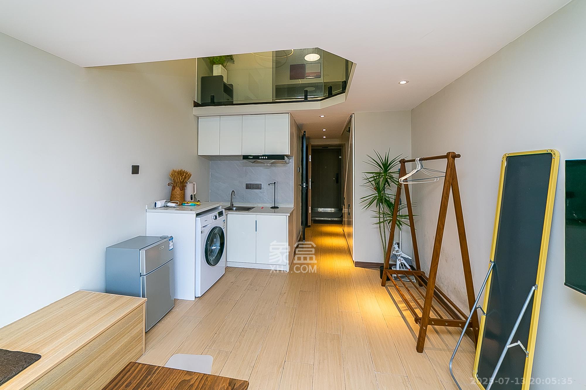 卓越江岸  2室1厅1卫    39.8万 卓越江岸  2室1厅1卫    39.8万客厅