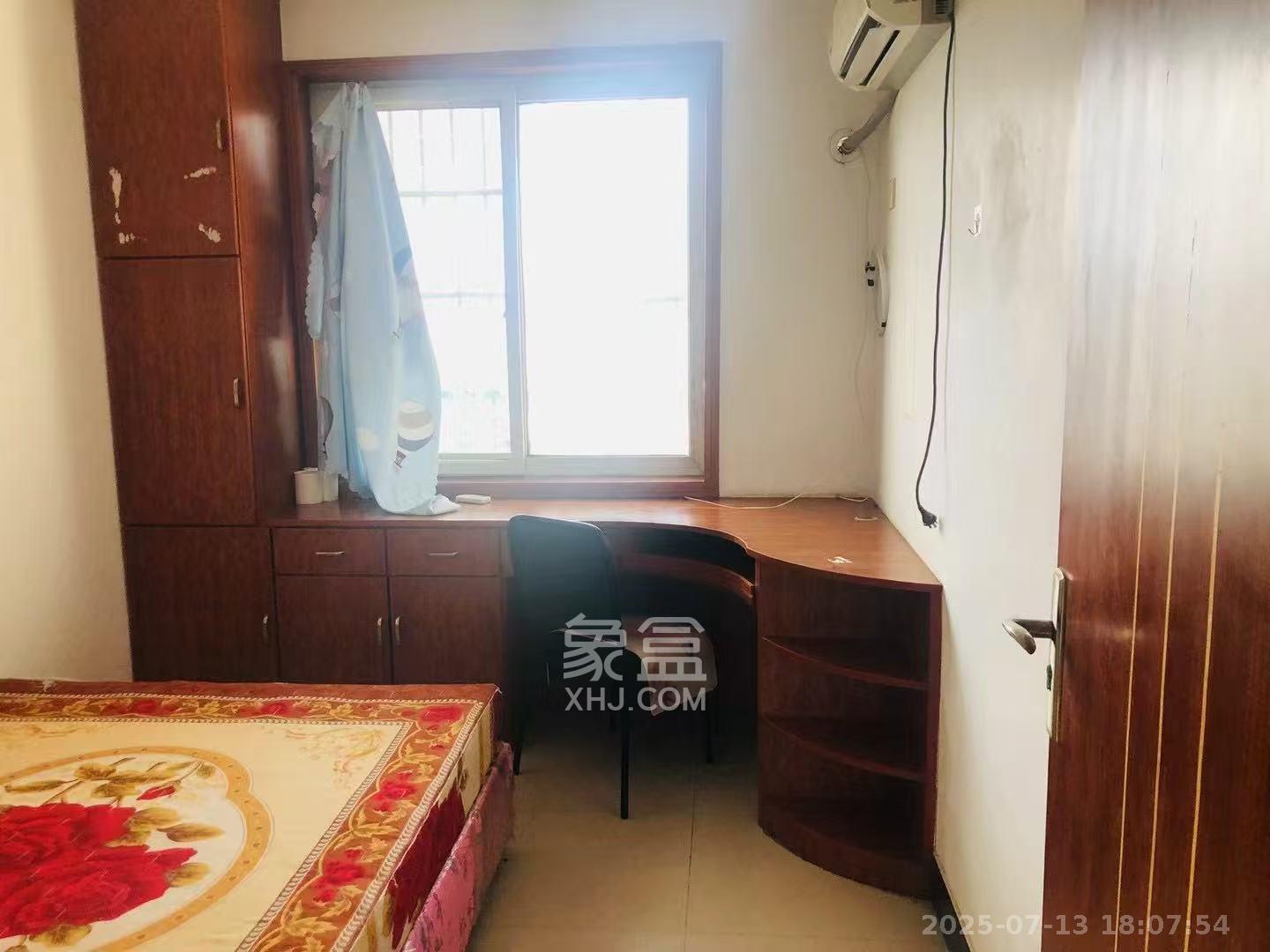 东岸锦城(东方人家) 4室2厅2卫 1300.0元/月 东岸锦城(东方人家) 4室2厅2卫 1300.0元/月室内图