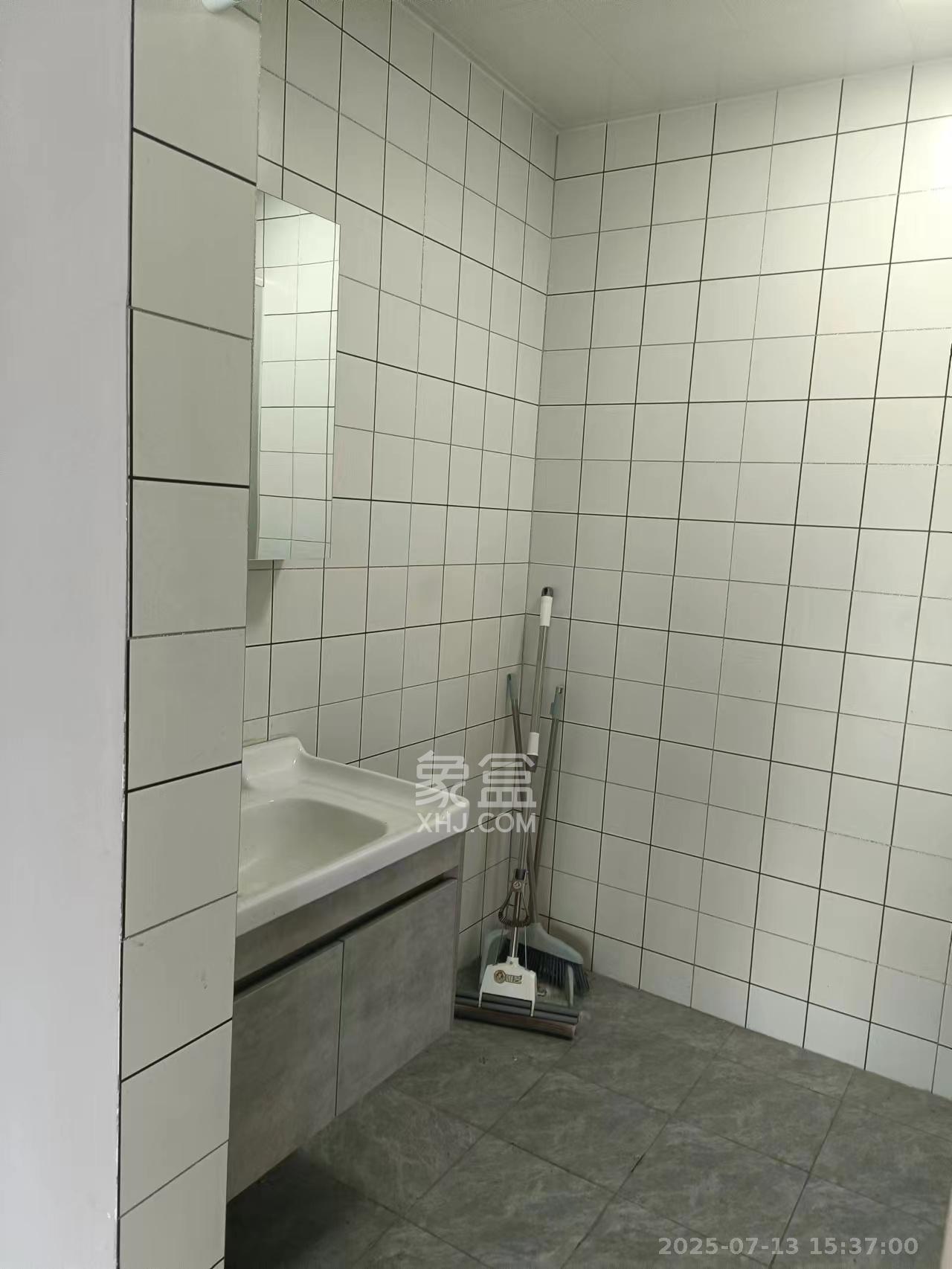 奥克斯滨仕花园(奥克斯洋湖广场/奥克斯中心)  1室1厅1卫    3600.0元/月 奥克斯滨仕花园(奥克斯洋湖广场/奥克斯中心)  1室1厅1卫    3600.0元/月室内图