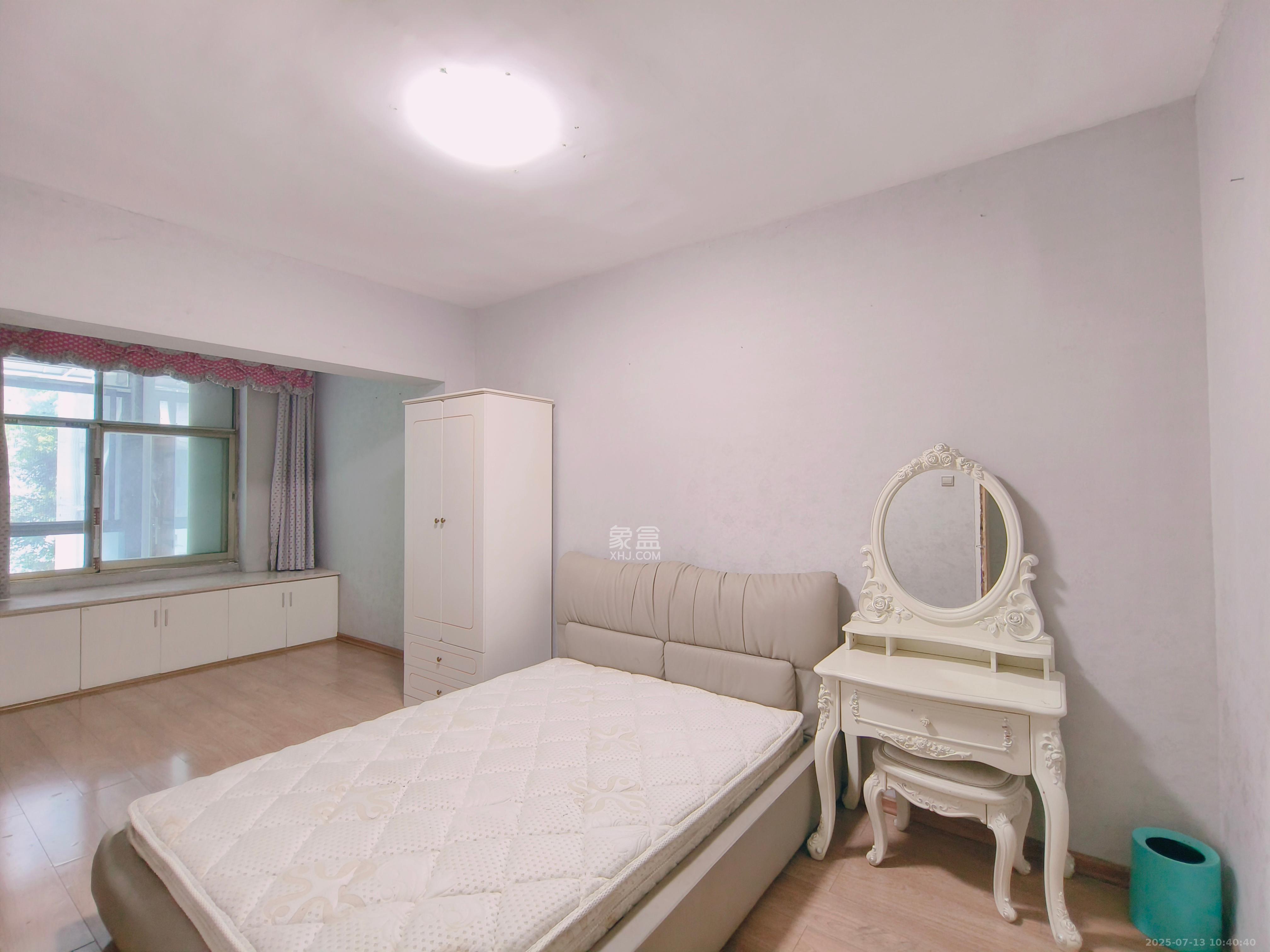 省政府机关梓园住宅区  2室2厅1卫    2800.0元/月 省政府机关梓园住宅区  2室2厅1卫    2800.0元/月室内图