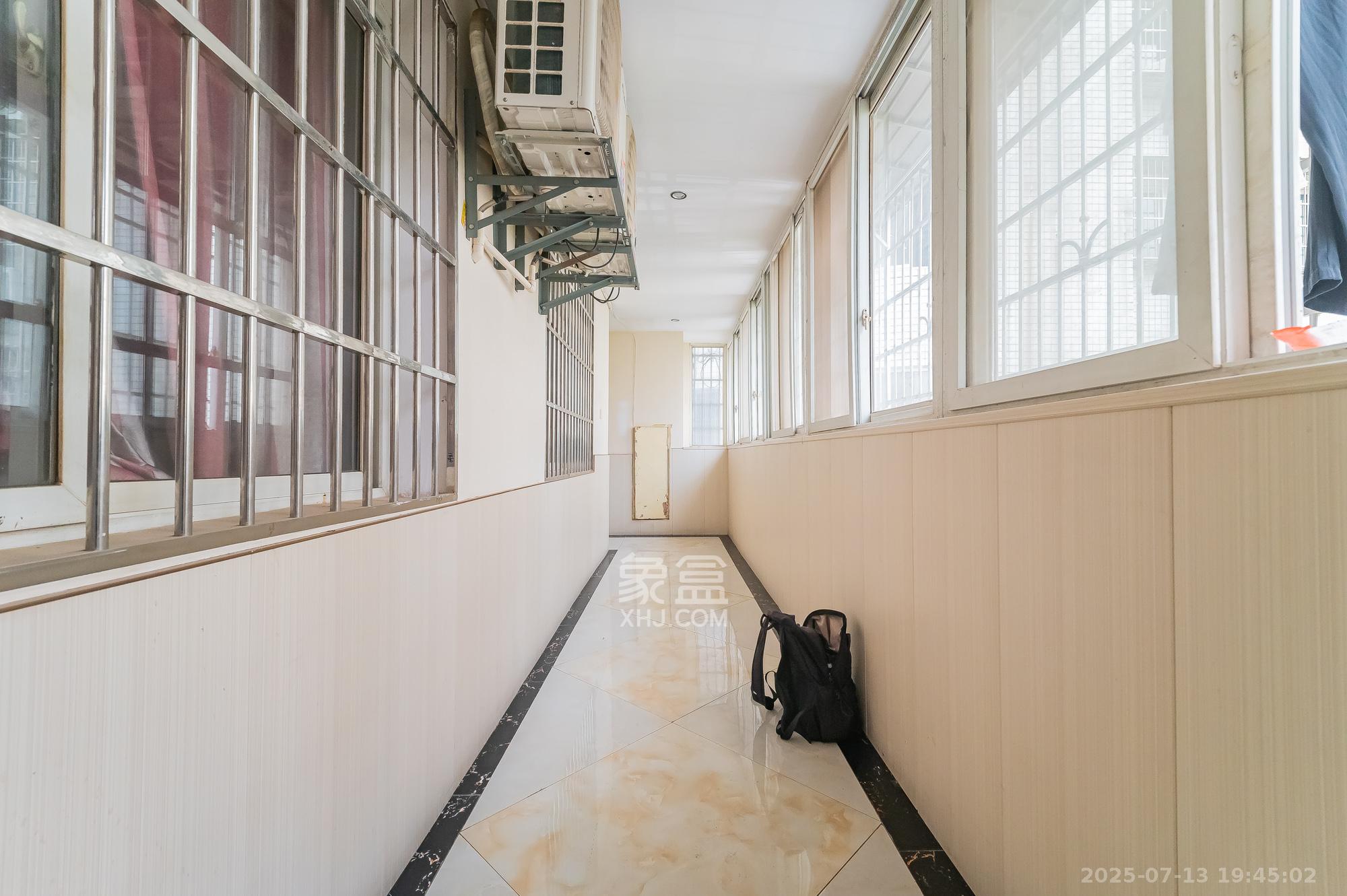 思进大厦 3室2厅2卫 43.8万 思进大厦 3室2厅2卫 43.8万其他