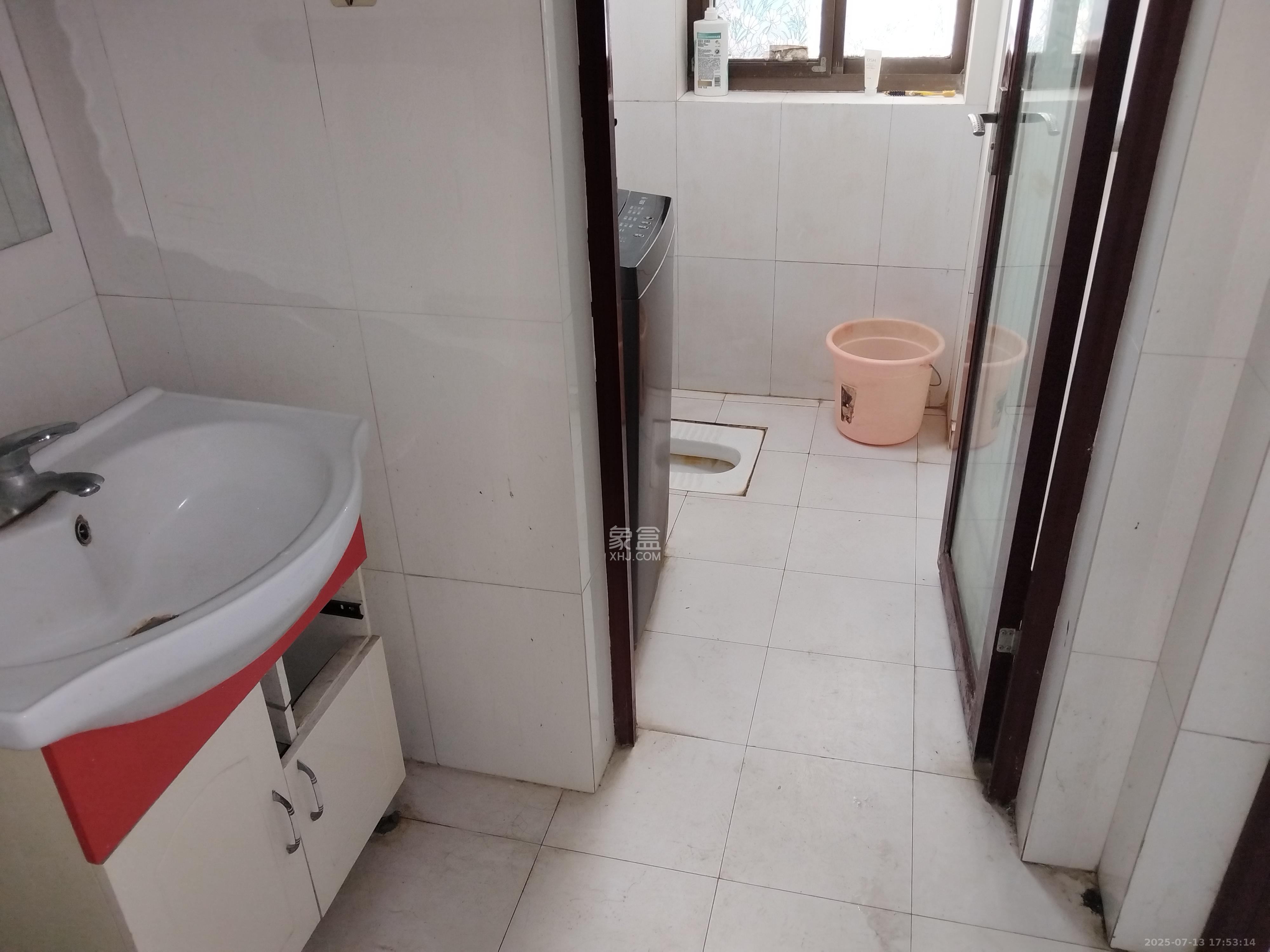 岳鞍阁小区  2室2厅1卫    1600.0元/月室内图