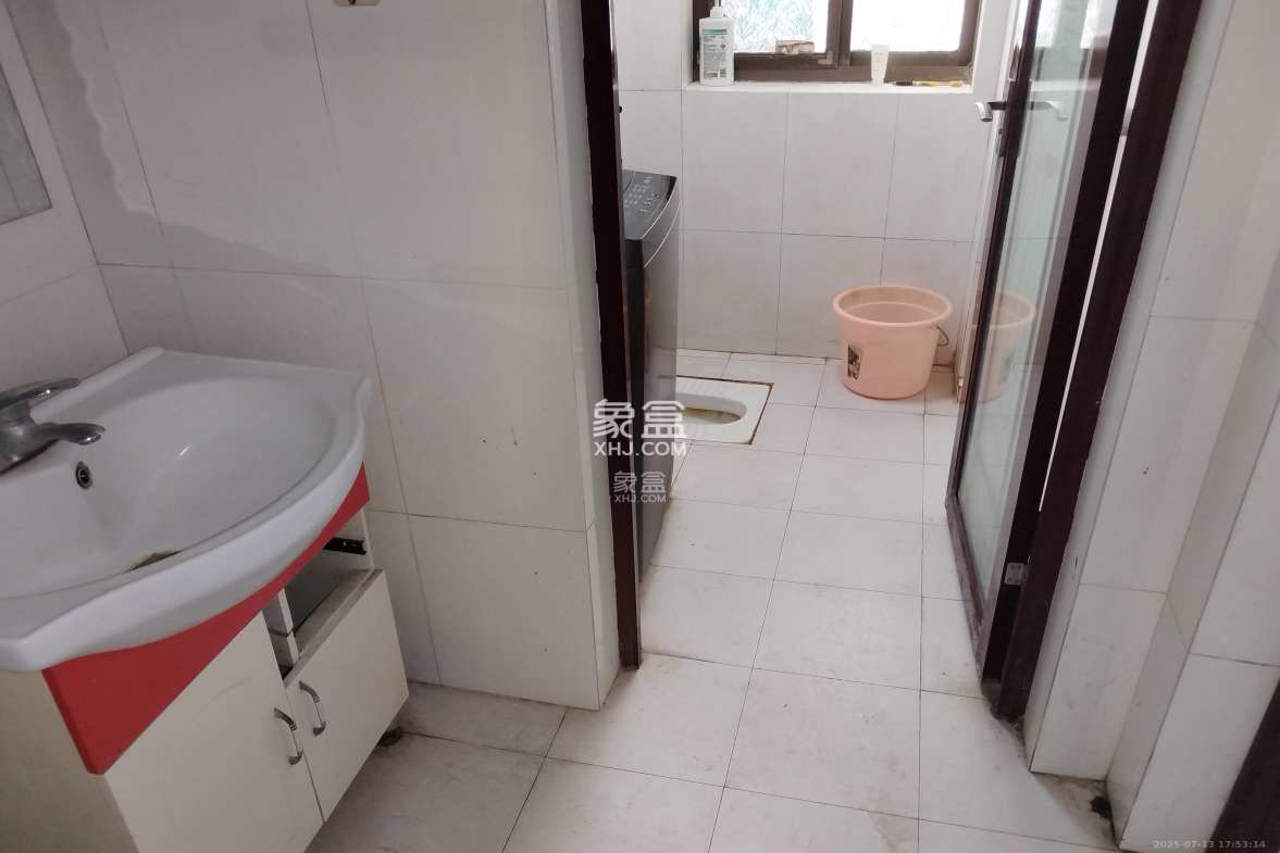 岳鞍阁小区 2室2厅1卫 1600.0元/月 岳鞍阁小区 2室2厅1卫 1600.0元/月室内图