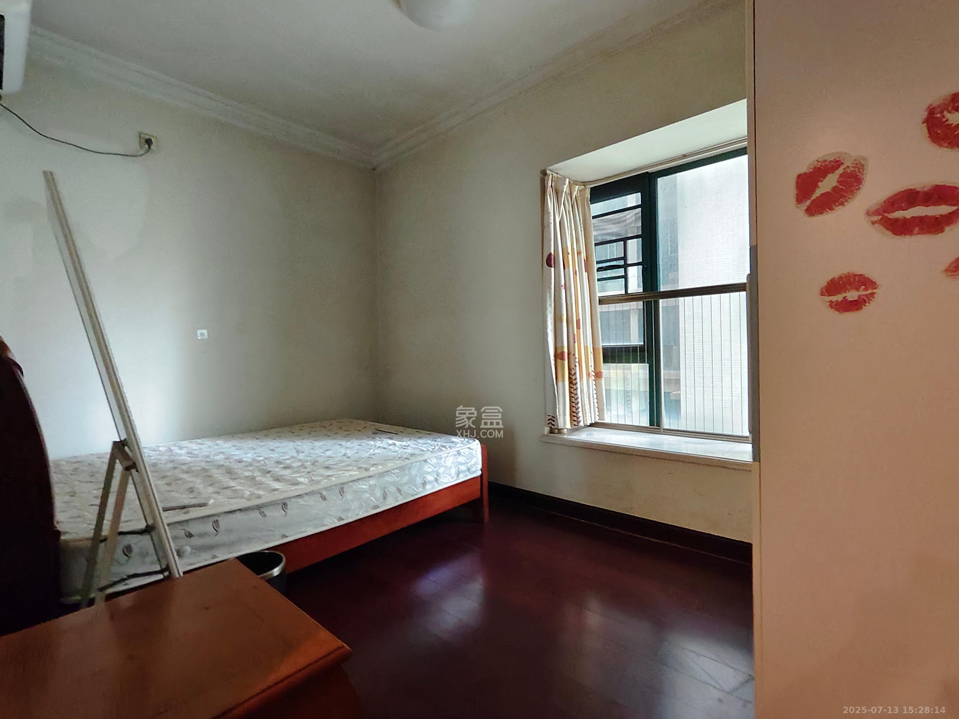 恒大名都  3室2厅2卫   1800.00元/月室内图